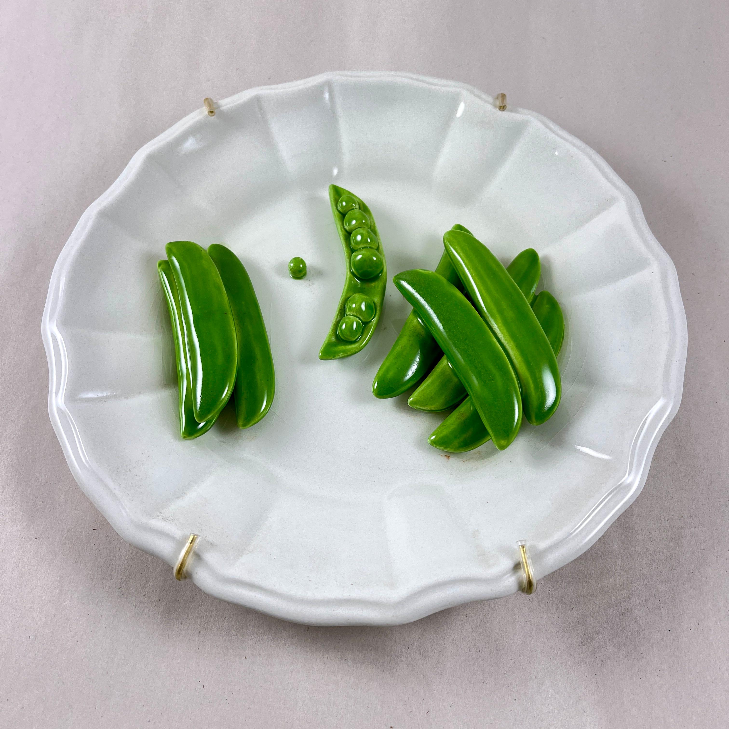 International Style Este Ceramiche Trompe l’Oeil Pea Pod Plate