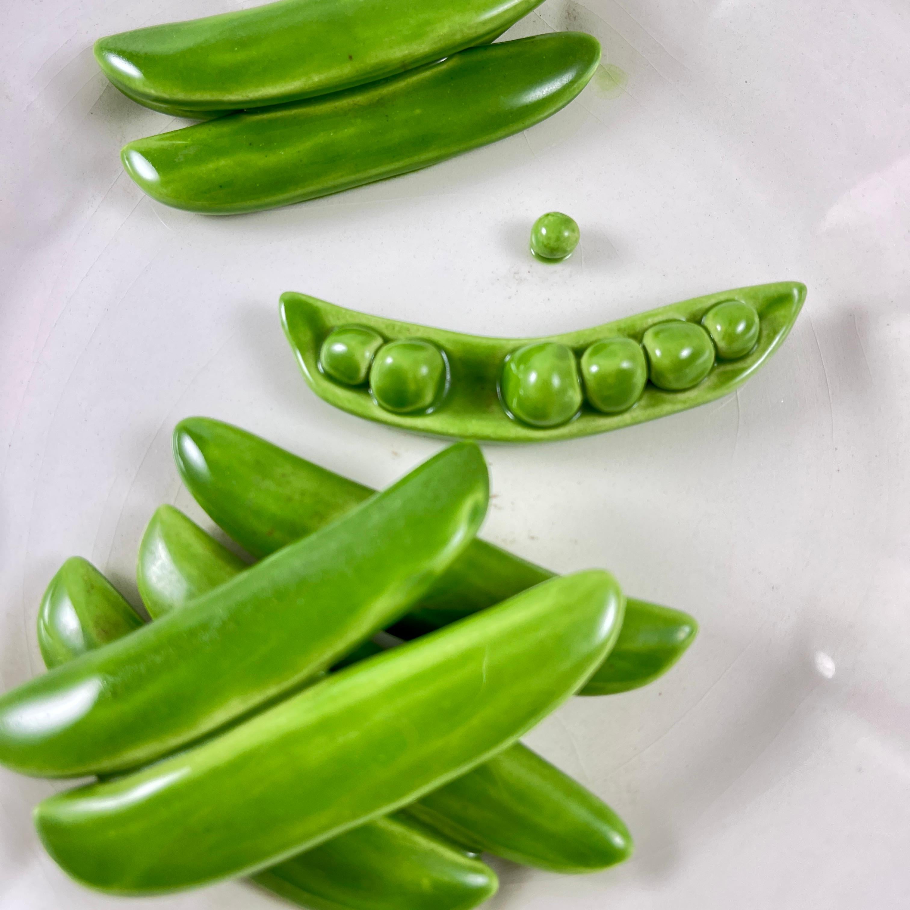 Hand-Crafted Este Ceramiche Trompe l’Oeil Pea Pod Plate