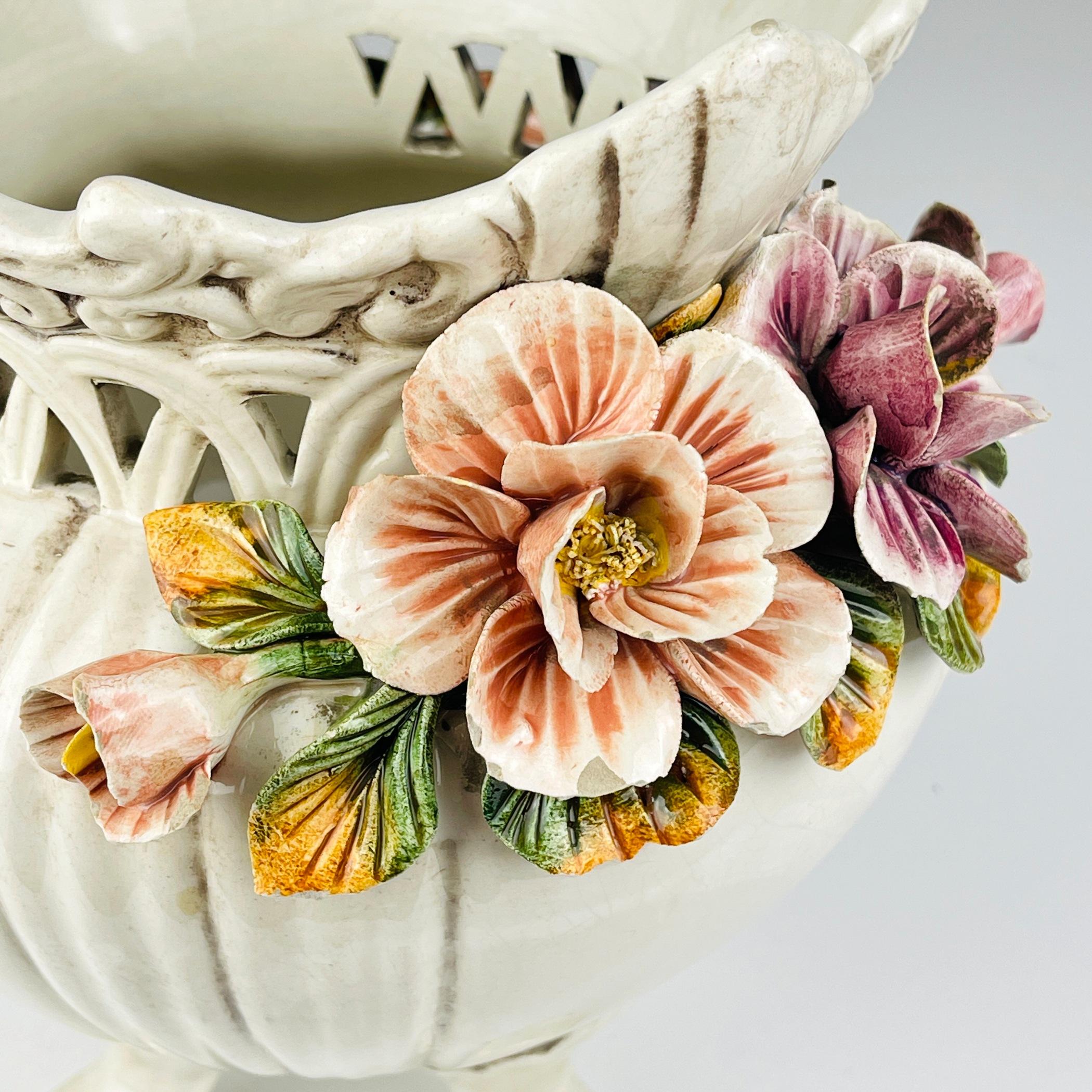 20th Century Este ceramics vase with flowers Italy 1950s  For Sale