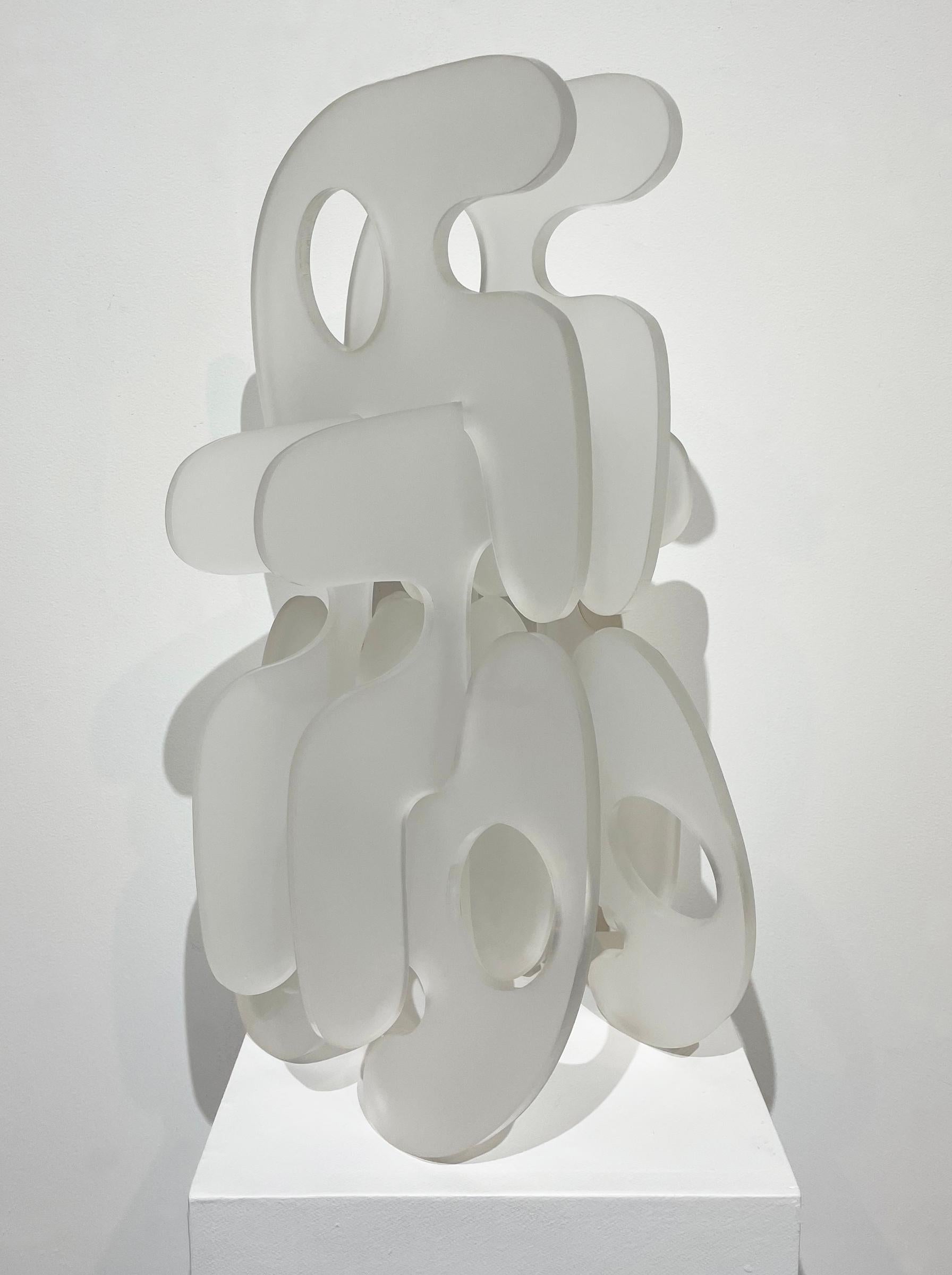 Esteban Patino Abstract Sculpture – „Heaps of Language II“ – kleine Skulptur, Puzzle-Skulptur, abstrakt