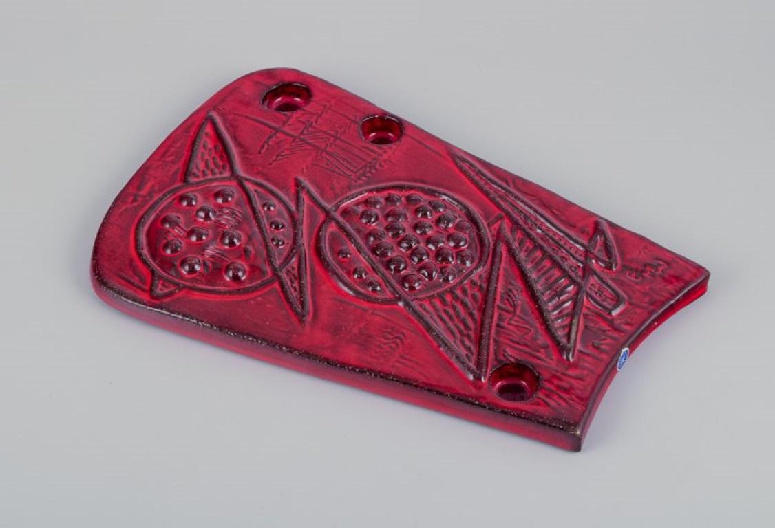 Ester Wallin (1928-2009) pour Upsala Ekeby, Suède.
Plaque murale en grès avec un motif abstrait. Glacé dans des teintes rouges.
Ca. 1960.
Modèle : 0117E
Parfait état.
Marqué.
Dimensions : Largeur 18,0 cm x Hauteur 28,0 cm x Profondeur 1,8 cm :
