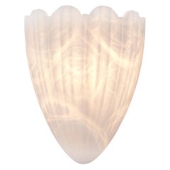 Alabaster-Wandleuchte „Esterel“ von Denis De La Mesiere Alabaster-Wandleuchte „Esterel“ von Denis De La Mesiere