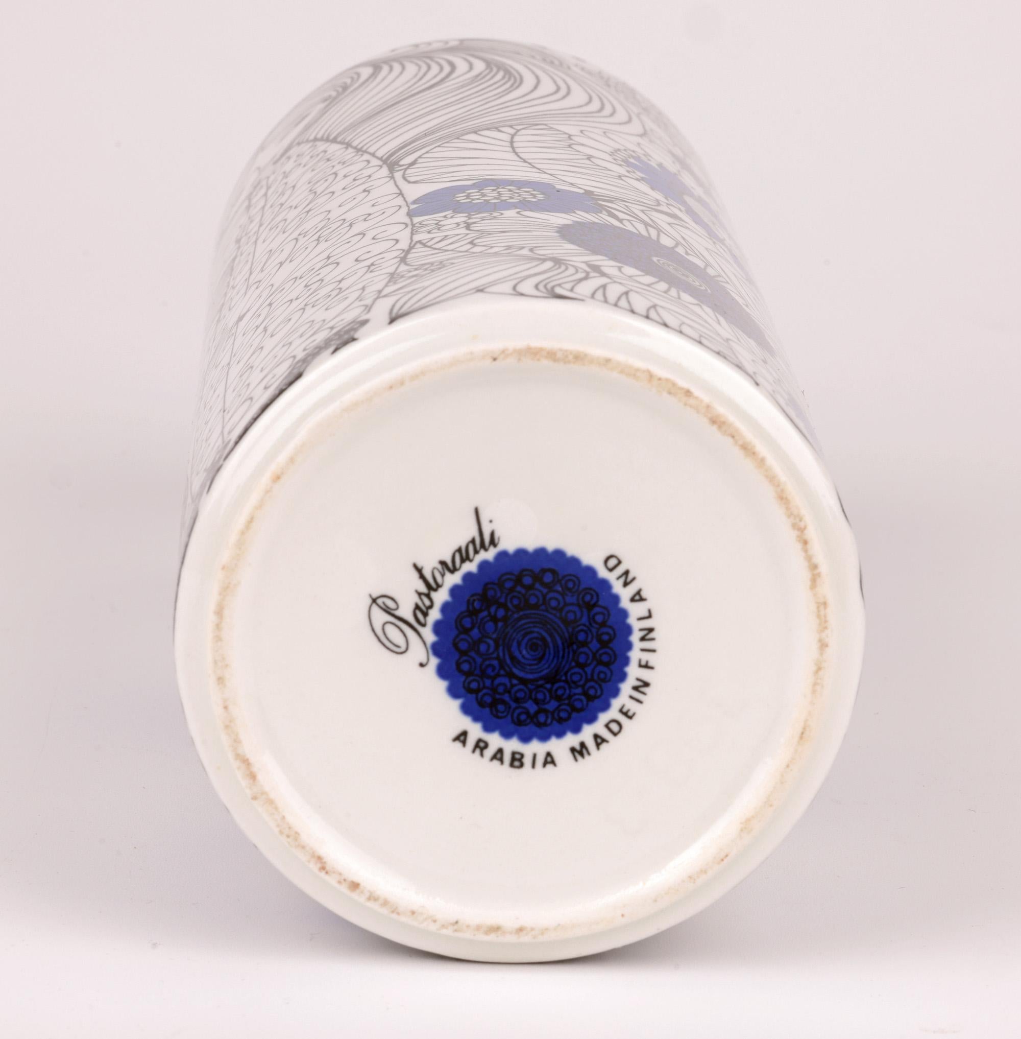 Vaso in porcellana finlandese Esteri Tumula Pastoraali per l'Arabia in vendita 6