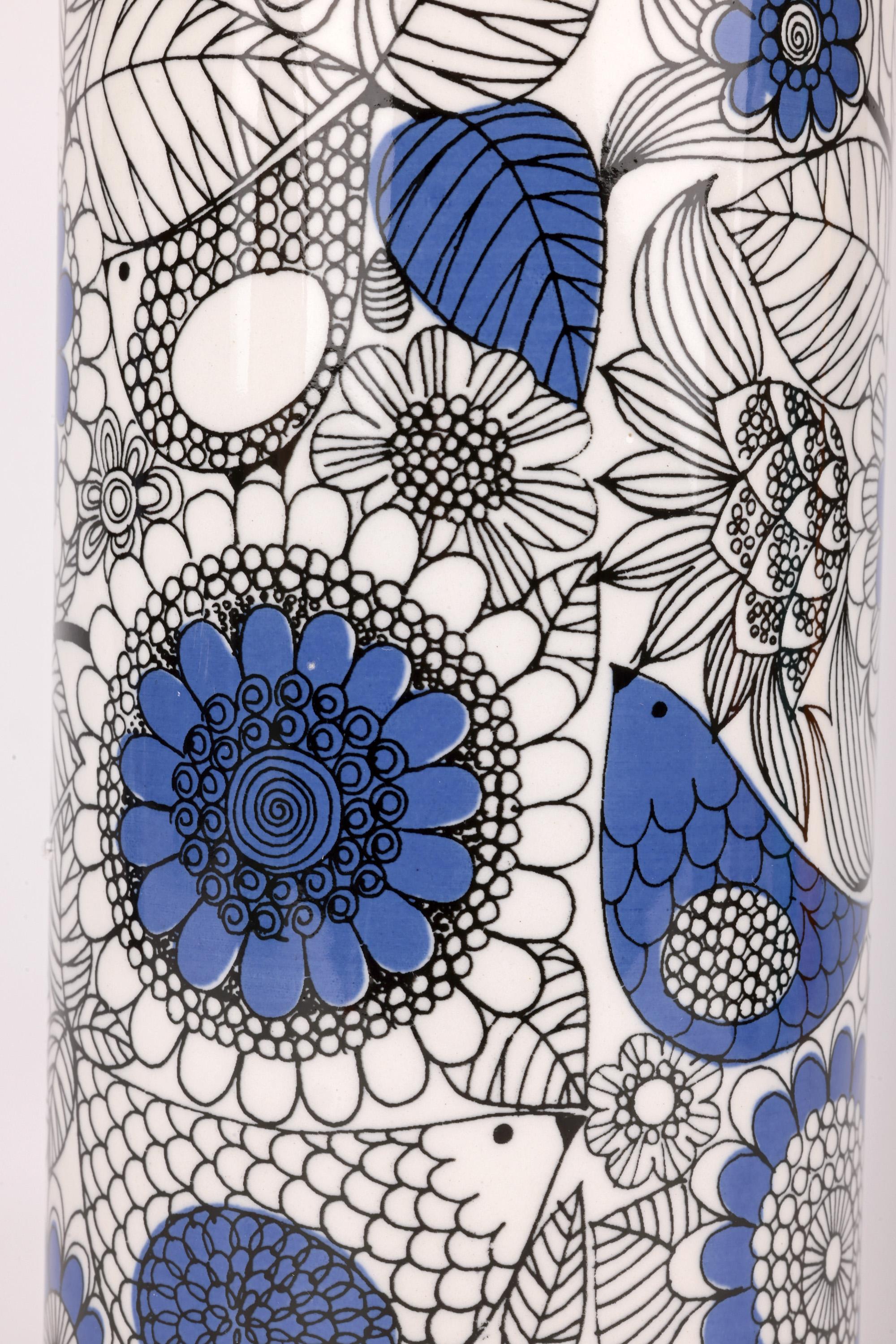 Mid-Century moderno Vaso in porcellana finlandese Esteri Tumula Pastoraali per l'Arabia in vendita