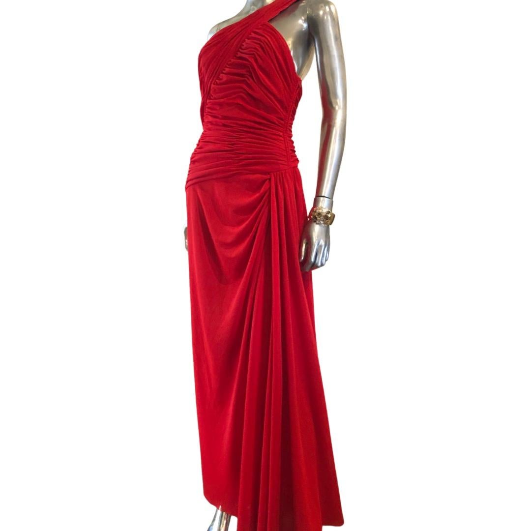 Rosso Estevez Hollywood Vintage Vestito monospalla drappeggiato in crepe rosso taglia 8 in vendita