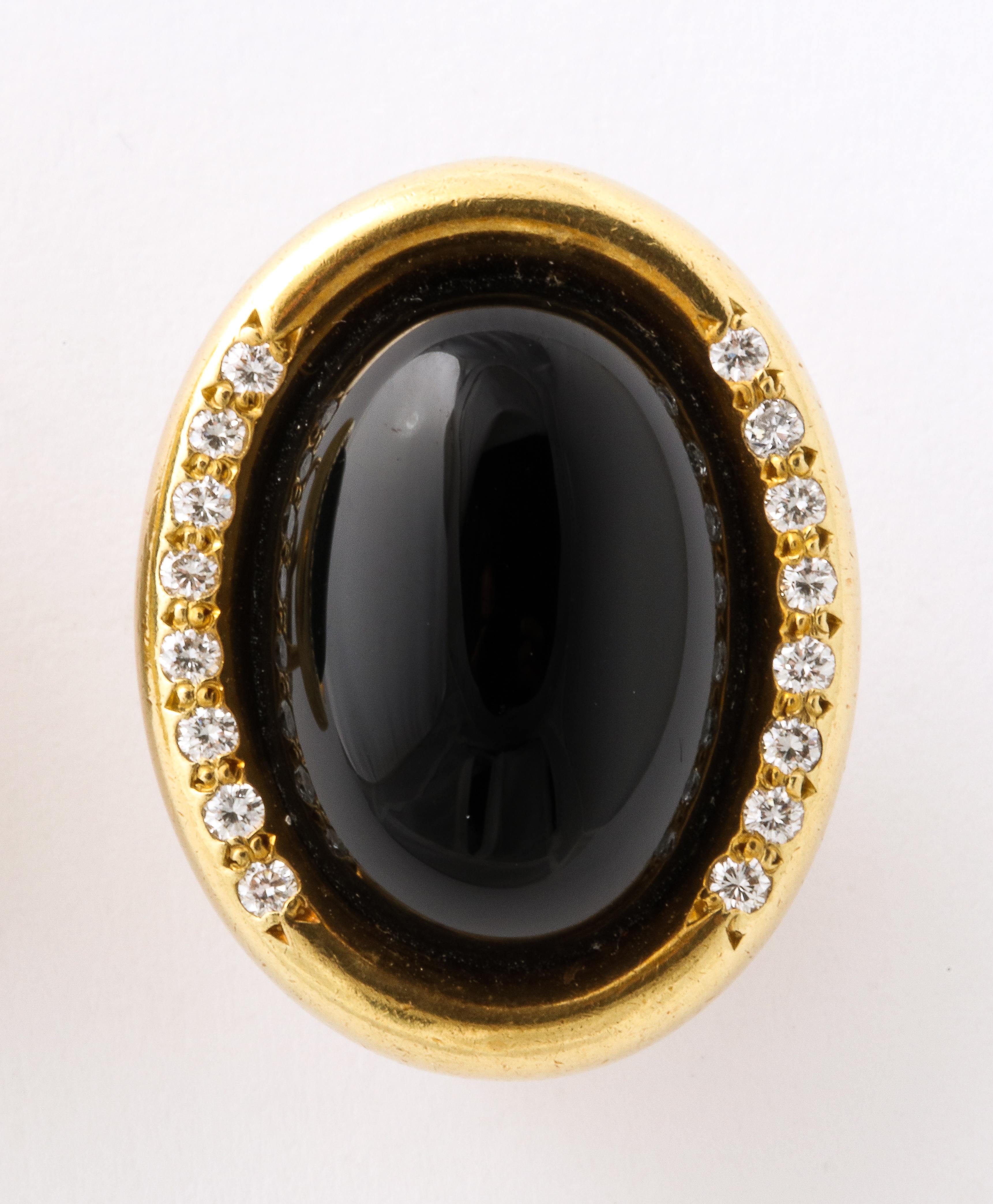 We offer these sophisticated 18K gold ear clips set with carved black jade and diamonds for your shopping, lunch, or evening out. Measuring 5/8 inches x 3/4 inches. Weighing 17.41 grams. Gold mark and Marker mark.
Esther Gallant is nationally and