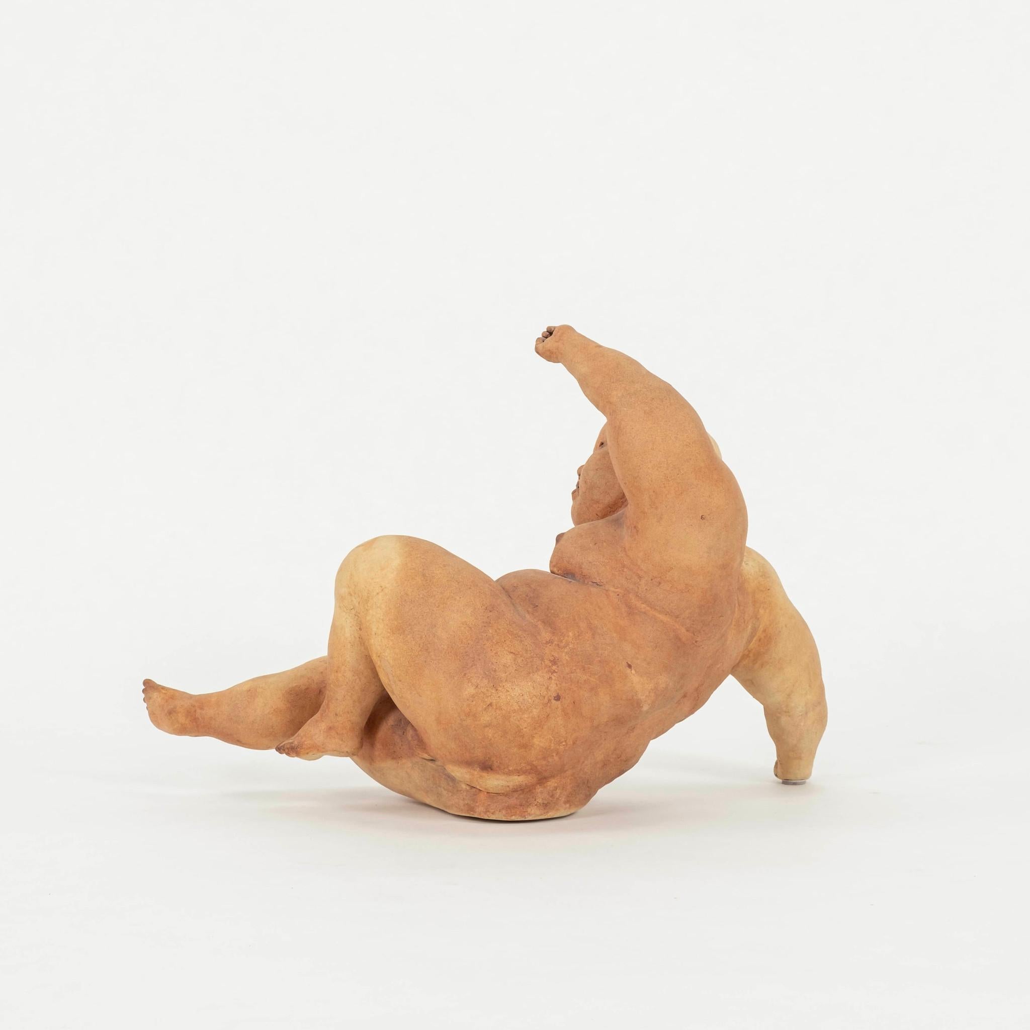 Escultura masculina japonesa hawaiano-americana firmada por Esther Shimazu Siglo XXI y contemporáneo en venta