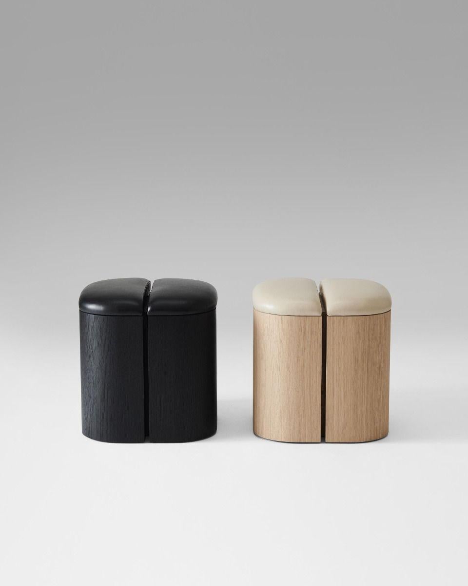 Cuir d'agneau Tabouret Estudio Persona, « Aire Stool » en vente