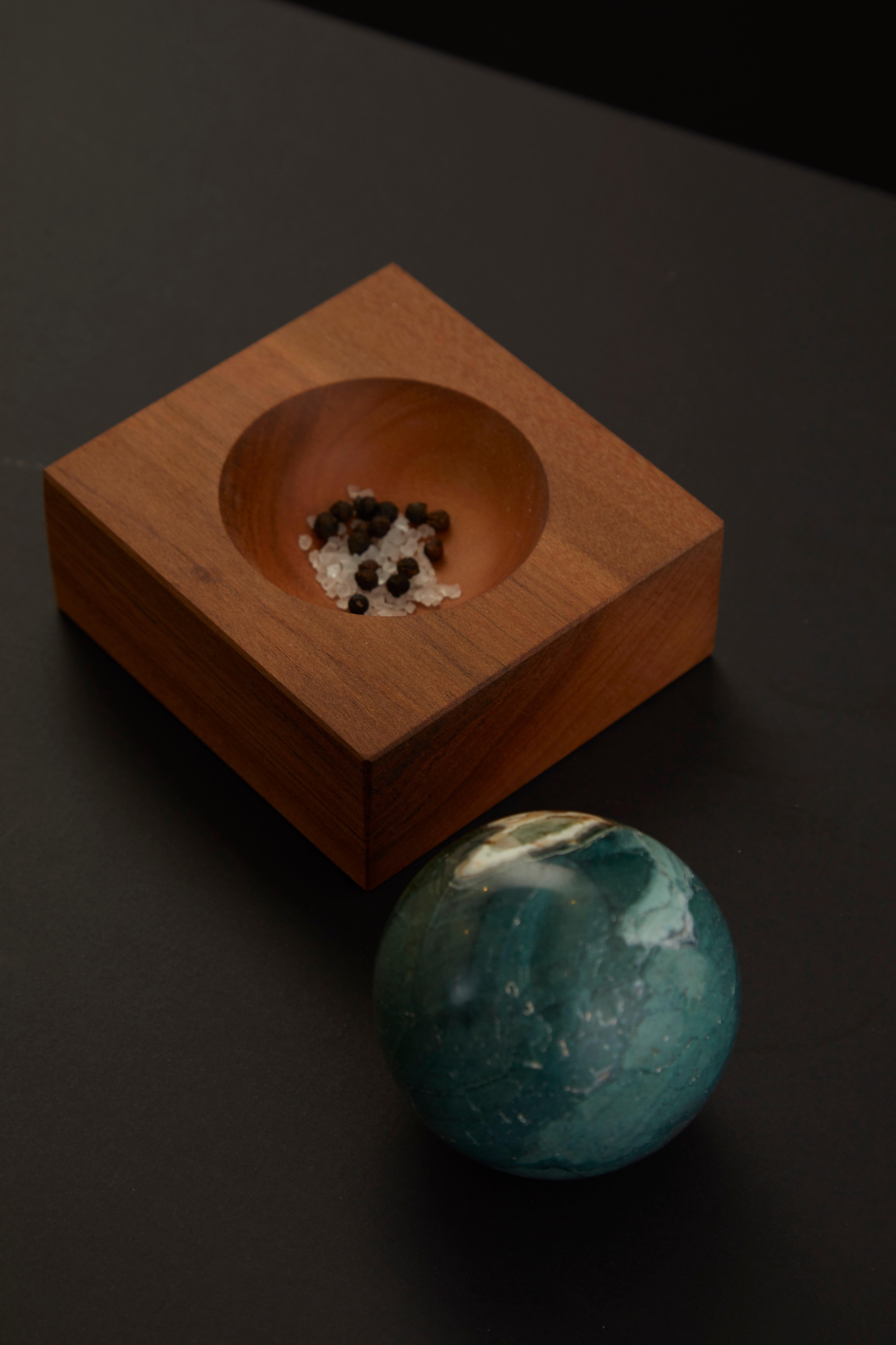 Hand-Crafted Estudio Tosca Ivory Wood and Natural Jasper Crystal Mortar For Sale