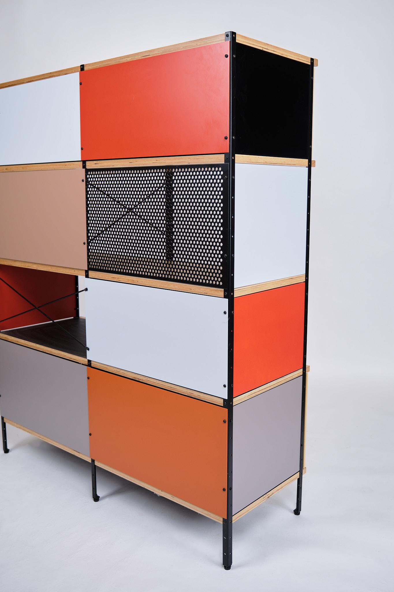 Libreria ESU in acero e betulla di Charles Eames e Ray Eames per Vitra del 1949 in vendita 4