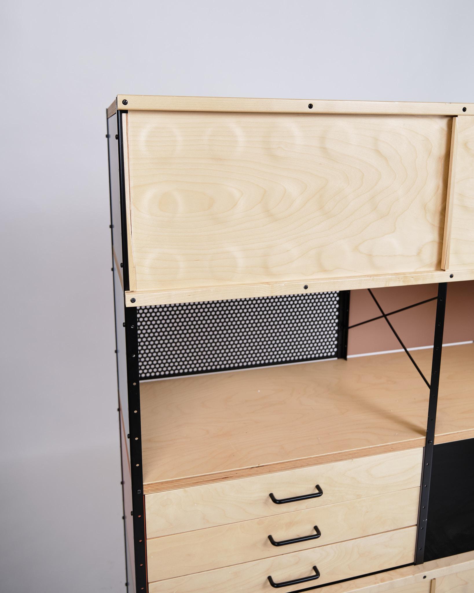 Metà XX secolo Libreria ESU in acero e betulla di Charles Eames e Ray Eames per Vitra del 1949 in vendita