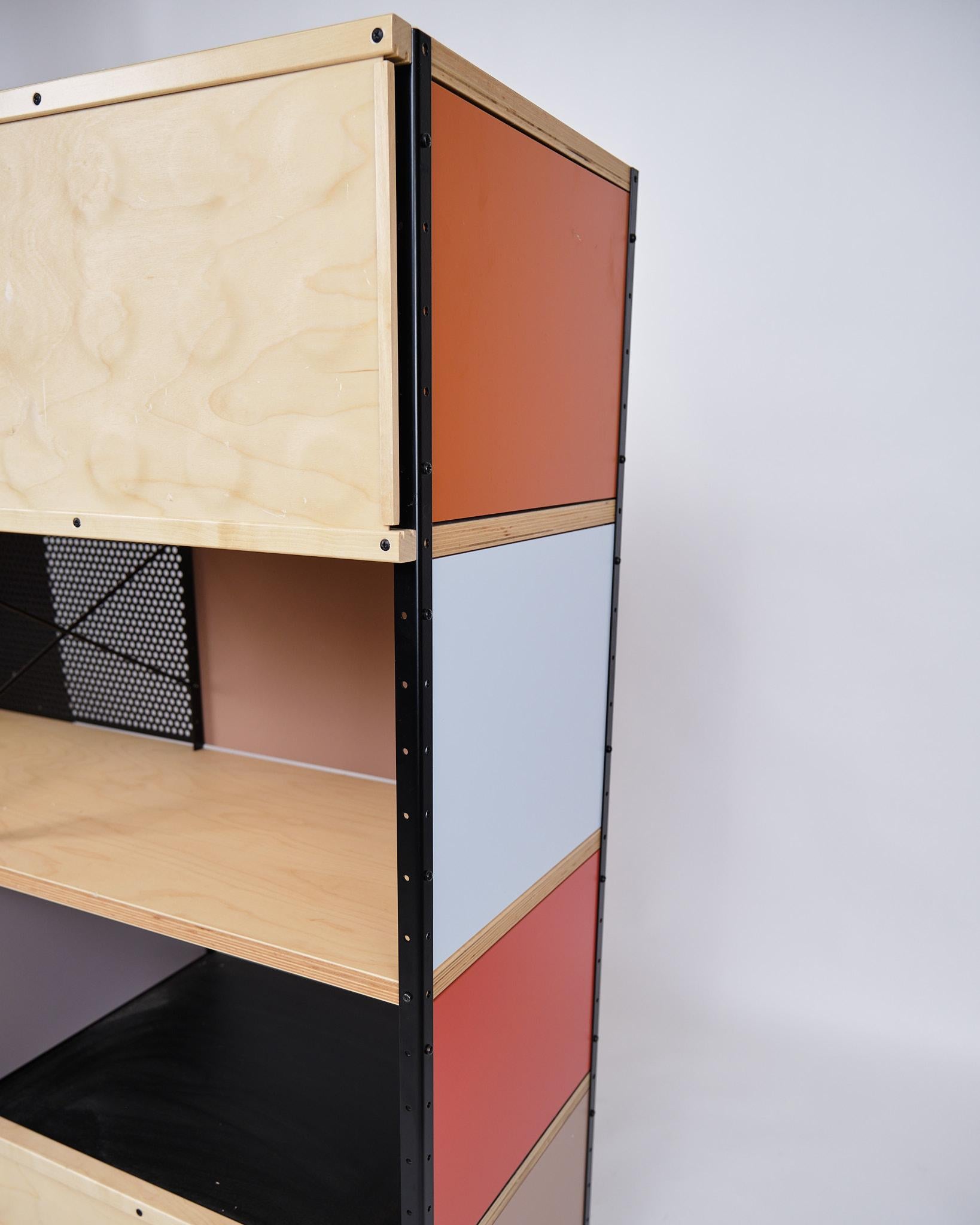 Libreria ESU in acero e betulla di Charles Eames e Ray Eames per Vitra del 1949 in vendita 1