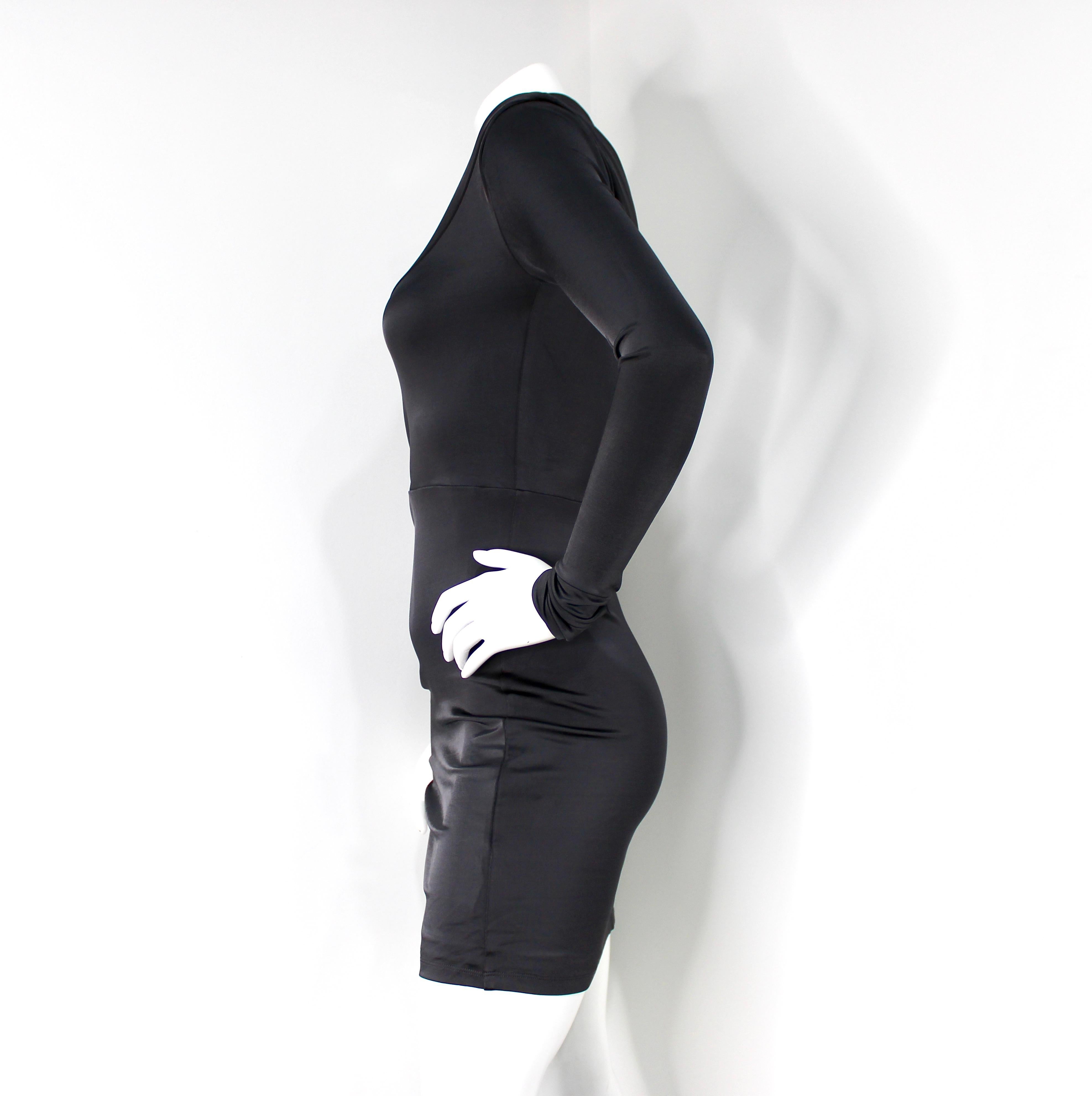 Et Ochs Grau Mackenzie Asymmetrischer Ausschnitt Langärmeliges Minikleid Damen im Angebot