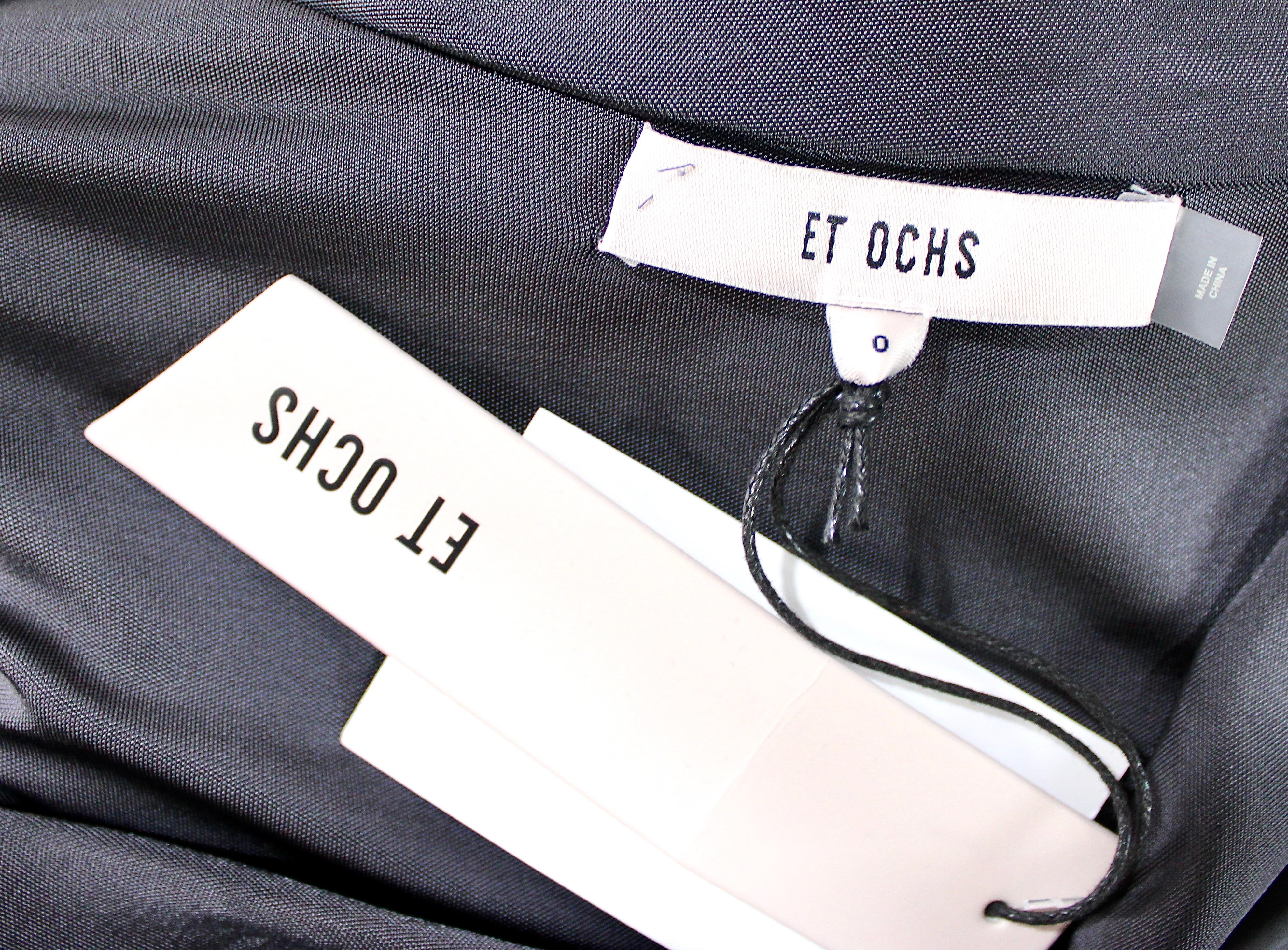 Et Ochs Grau Mackenzie Asymmetrischer Ausschnitt Langärmeliges Minikleid im Angebot 2