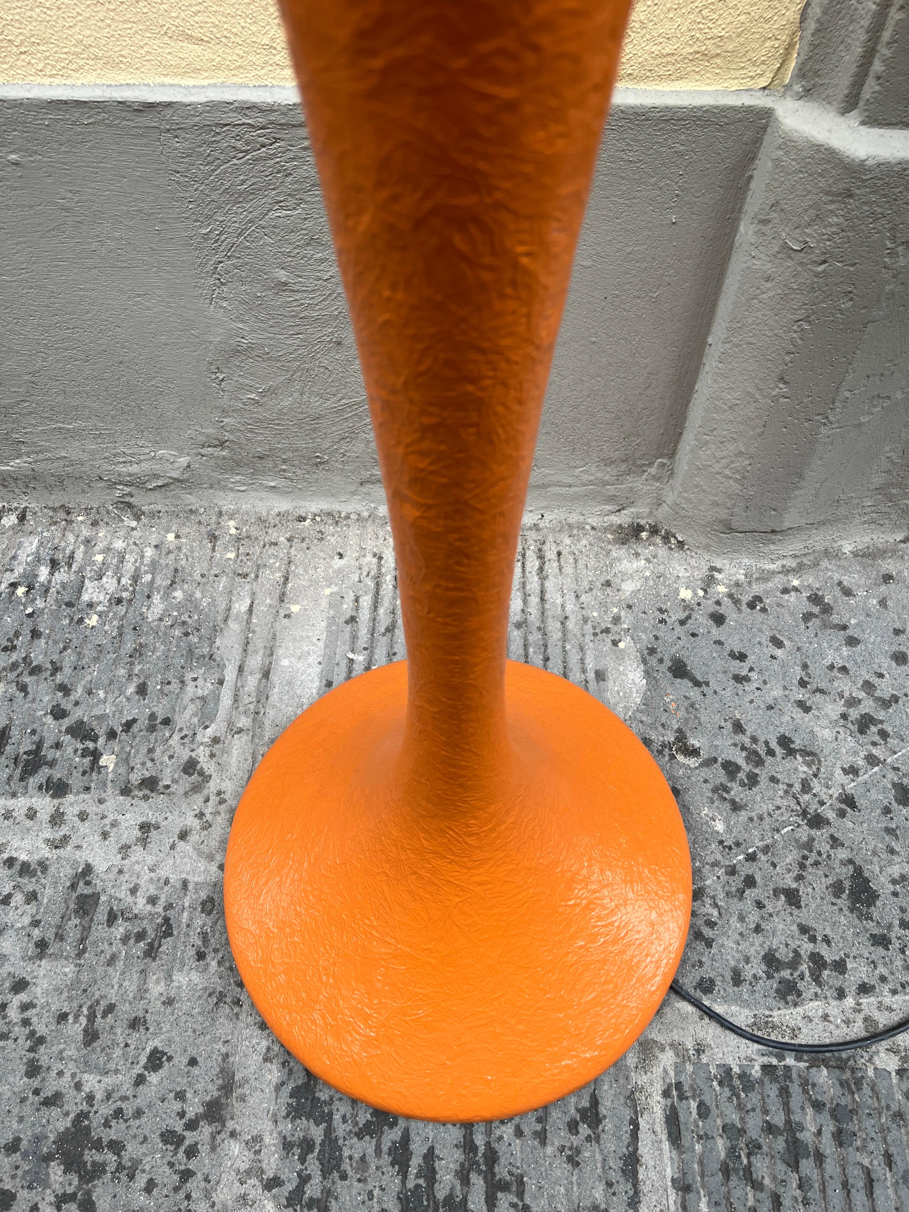 Lampada da terra E.T.E. arancione a curva morbida di Guglielmo Berchicci anni 2000 in vendita 7