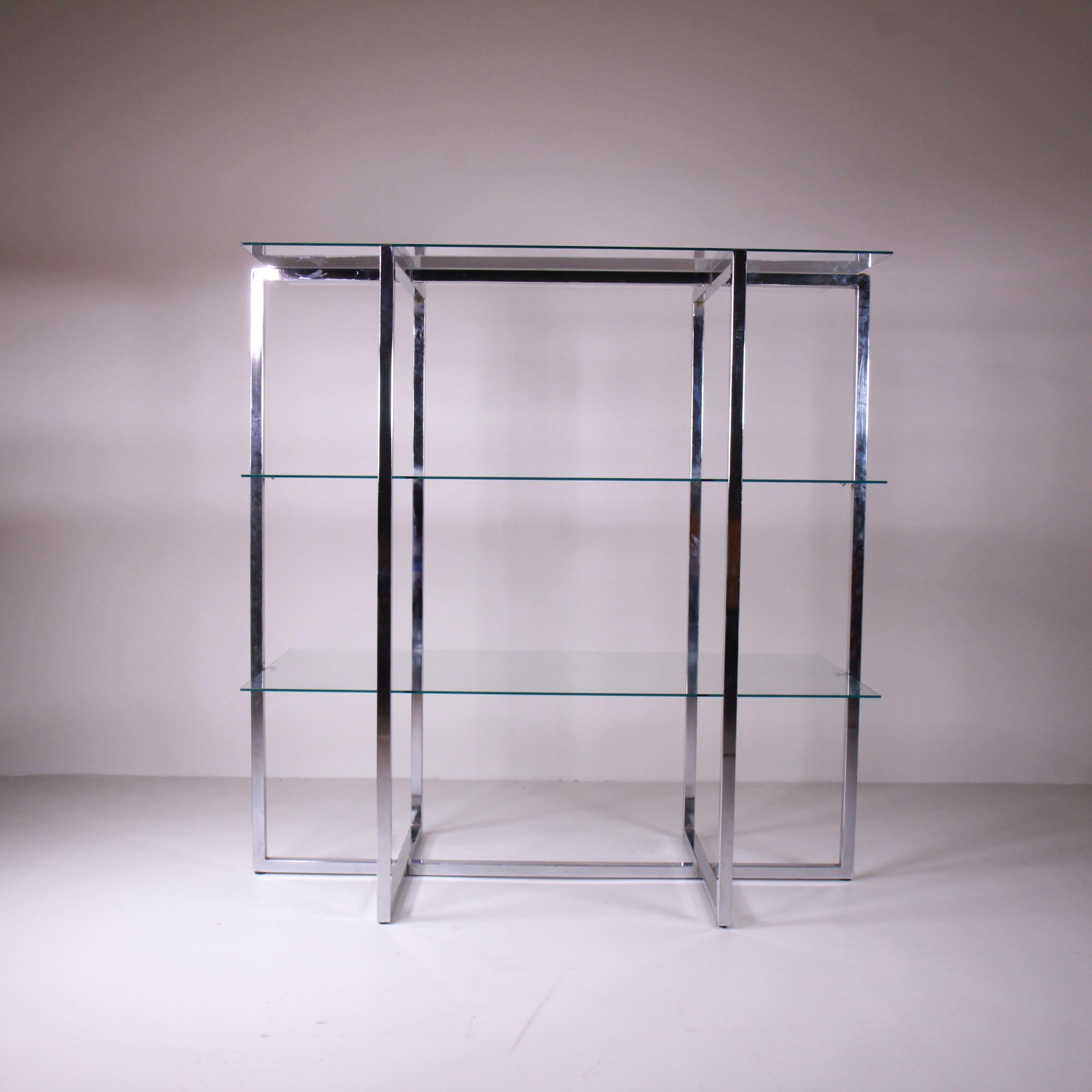 Etagère in glass and steel, Luigi Massoni, Manifattura Italiana, 1970

Conditions: Good
Materials: Glass, Steel
Era: 1970