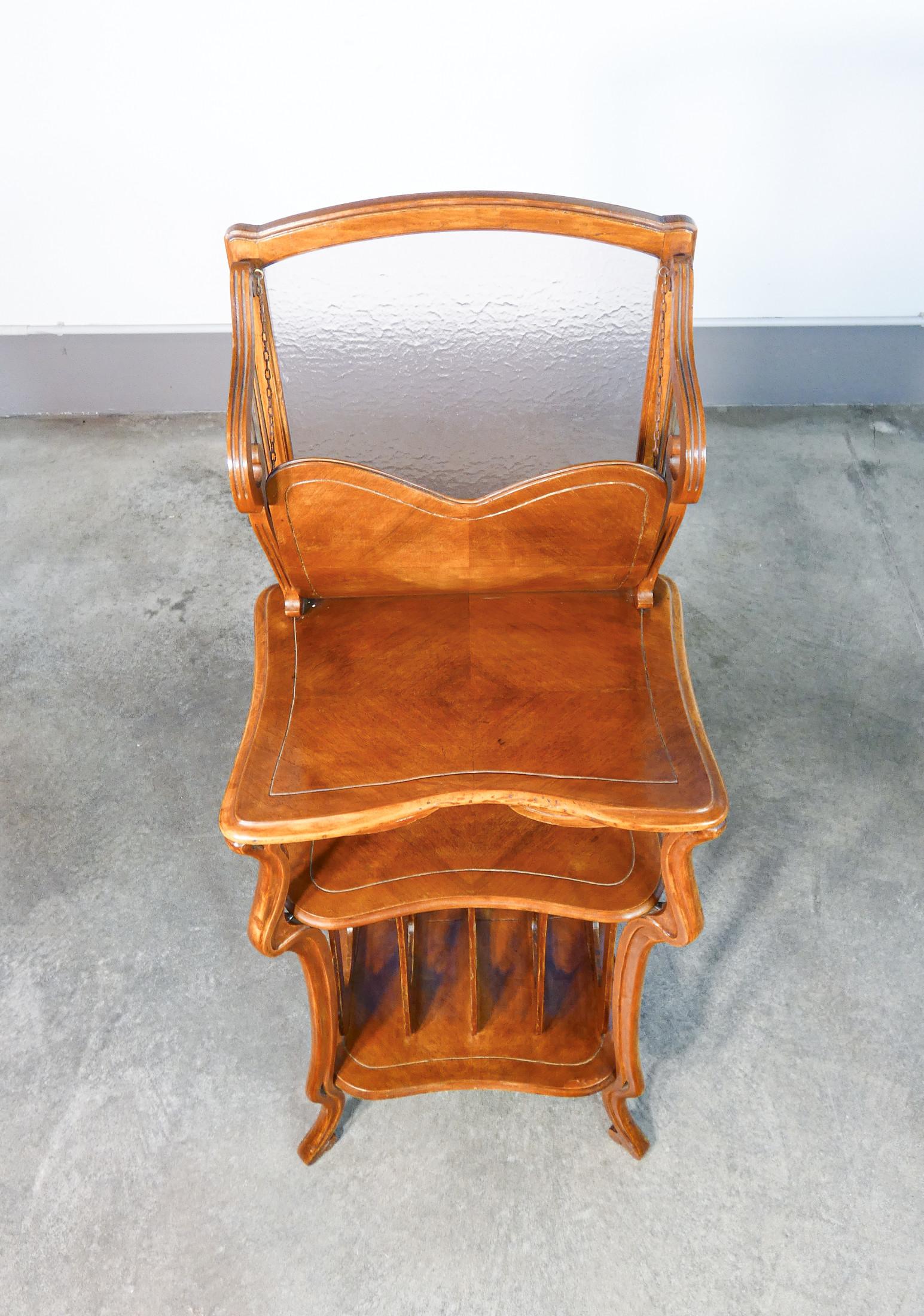 Étagère librero, revistero o portacorrespondencia, Art Nouveau original. c. 1910 Madera
