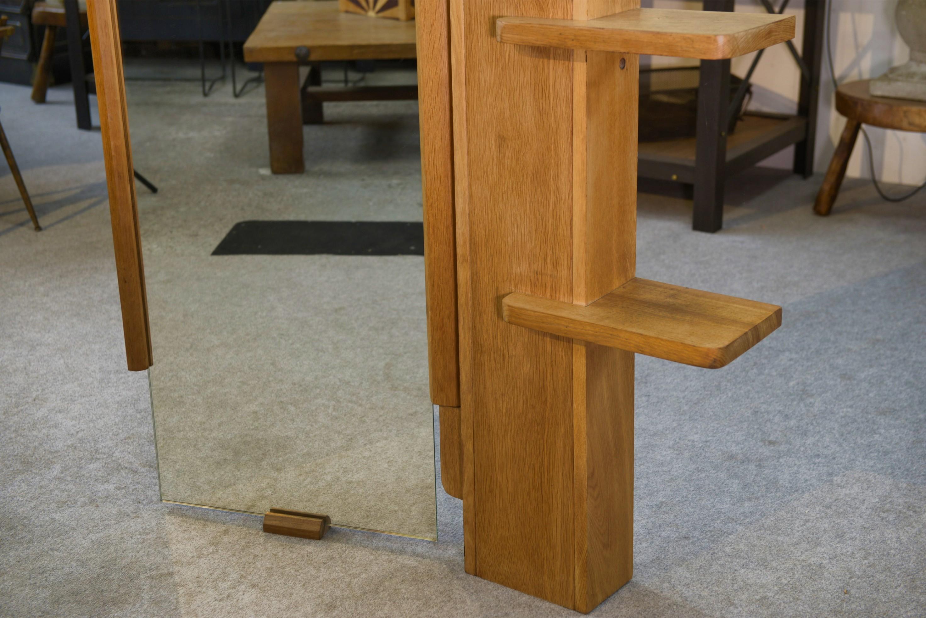 Etagere mit Wandverkleidung von Guillerme et Chambron Votre Maison (Eichenholz) im Angebot