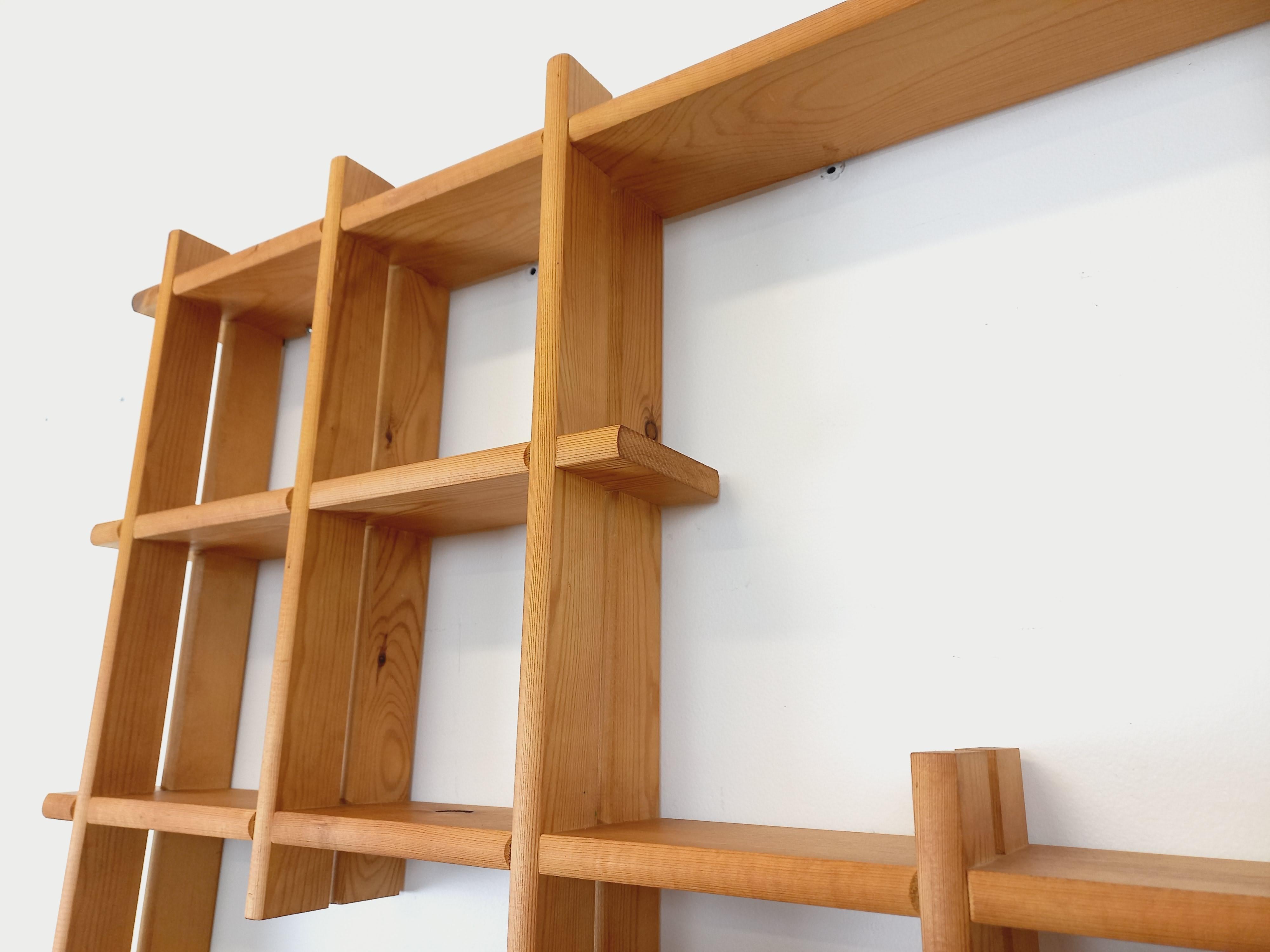 Etagere im Vintage-Stil Maison Regain aus den 80er Jahren (Kiefernholz) im Angebot