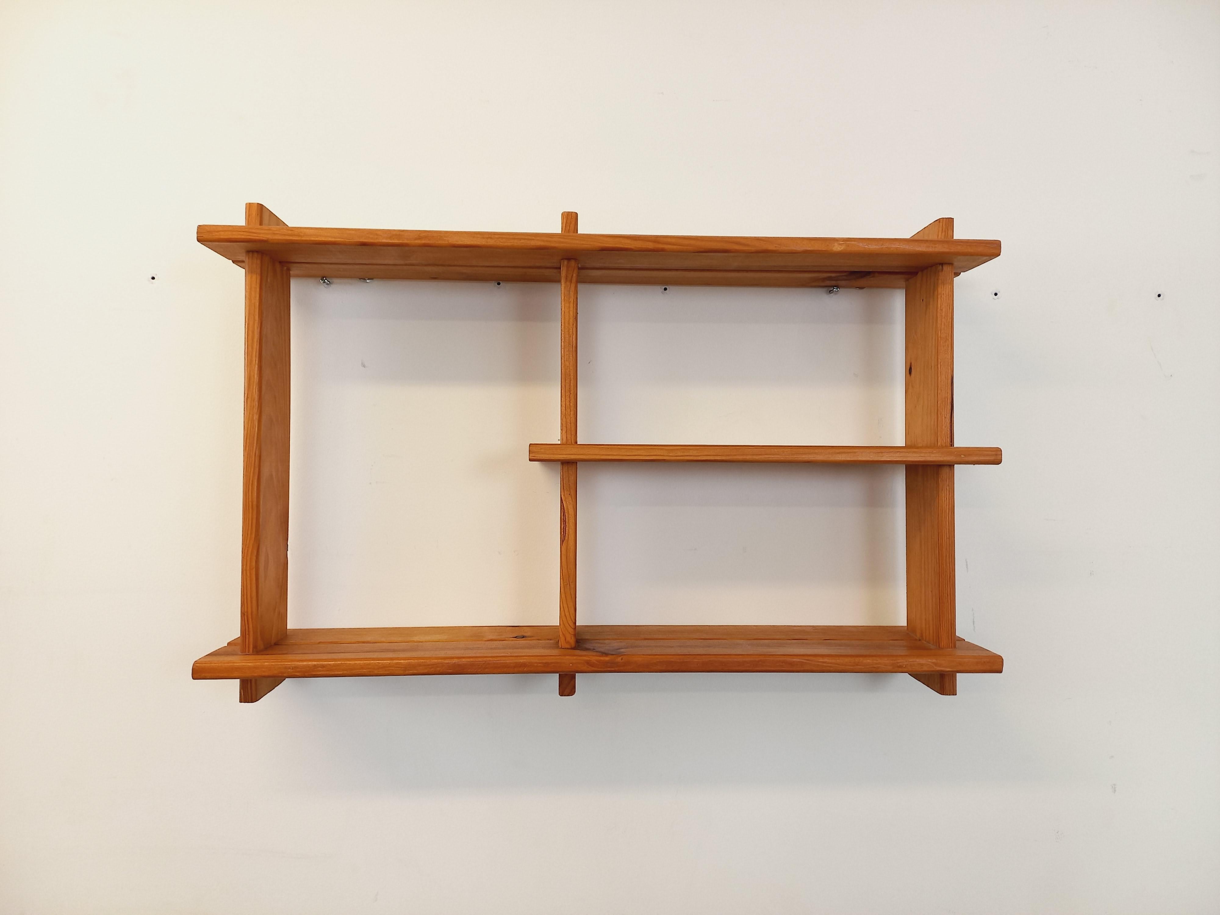 Etagère murale en pin vintage style Maison Regain des années 80 en vente 2
