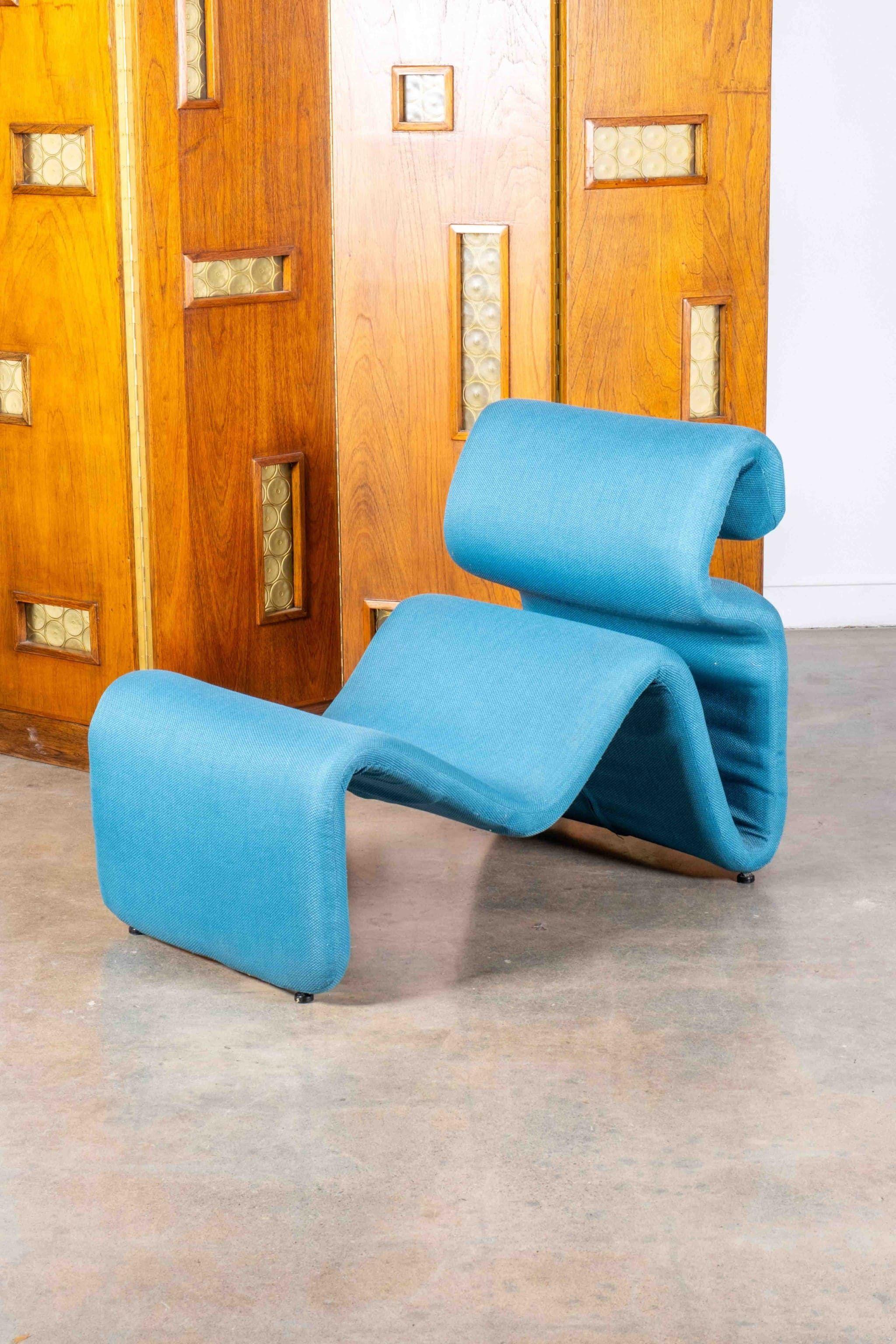 Chaise longue Etcetera, de plus en plus rare, du designer suédois Jan Ekselius. Icône du design, il est bon sous tous les angles : sculptural, d'un autre âge et étrangement confortable. Le tissu bleu turquoise intense est en excellent état pour son