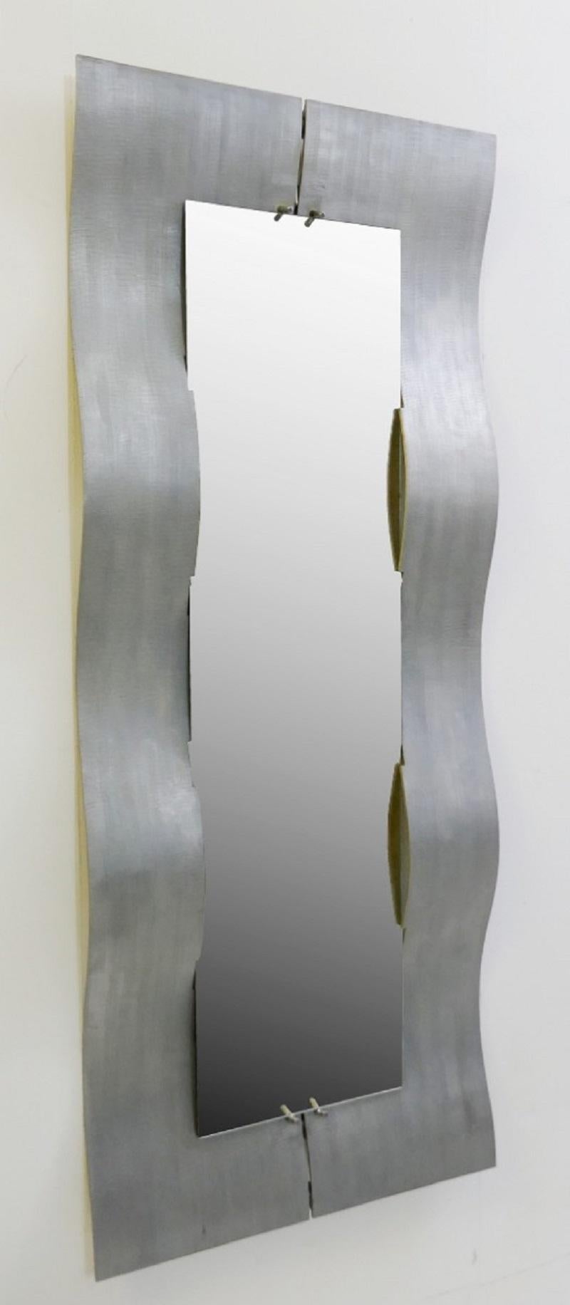 Geätzter Aluminium-Spiegel „“Wave“ in voller Länge von Lorenzo Burchiellaro, 1970 (Italienisch) im Angebot