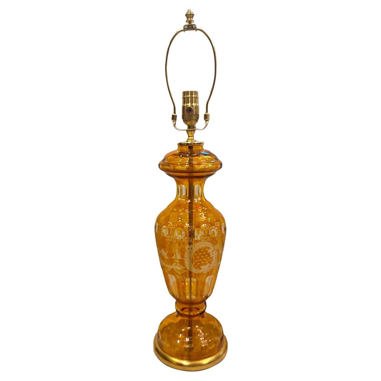 Lampe aus geätztem Bernsteinglas
