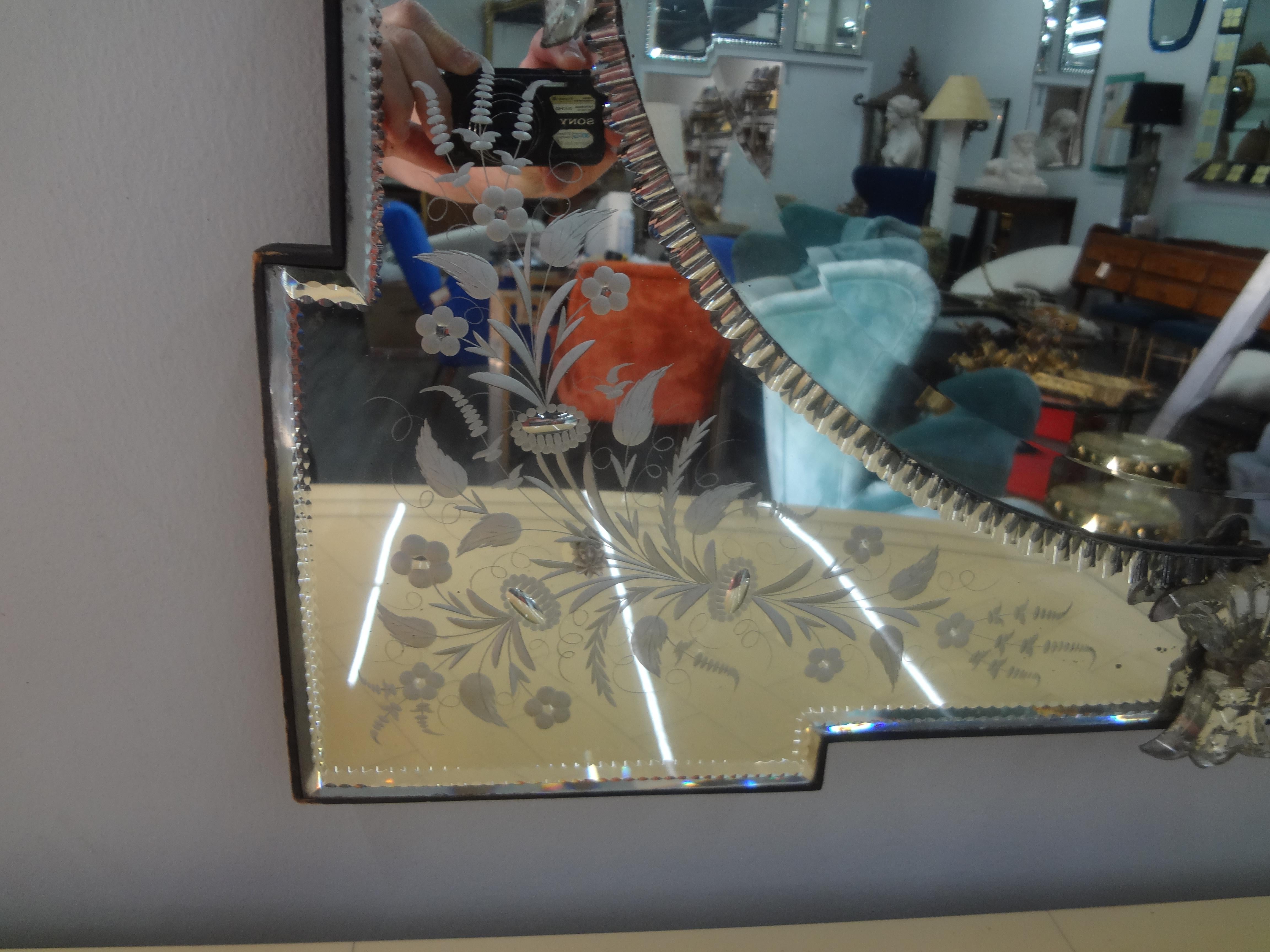 Miroir vénitien gravé et biseauté Bon état - En vente à Houston, TX