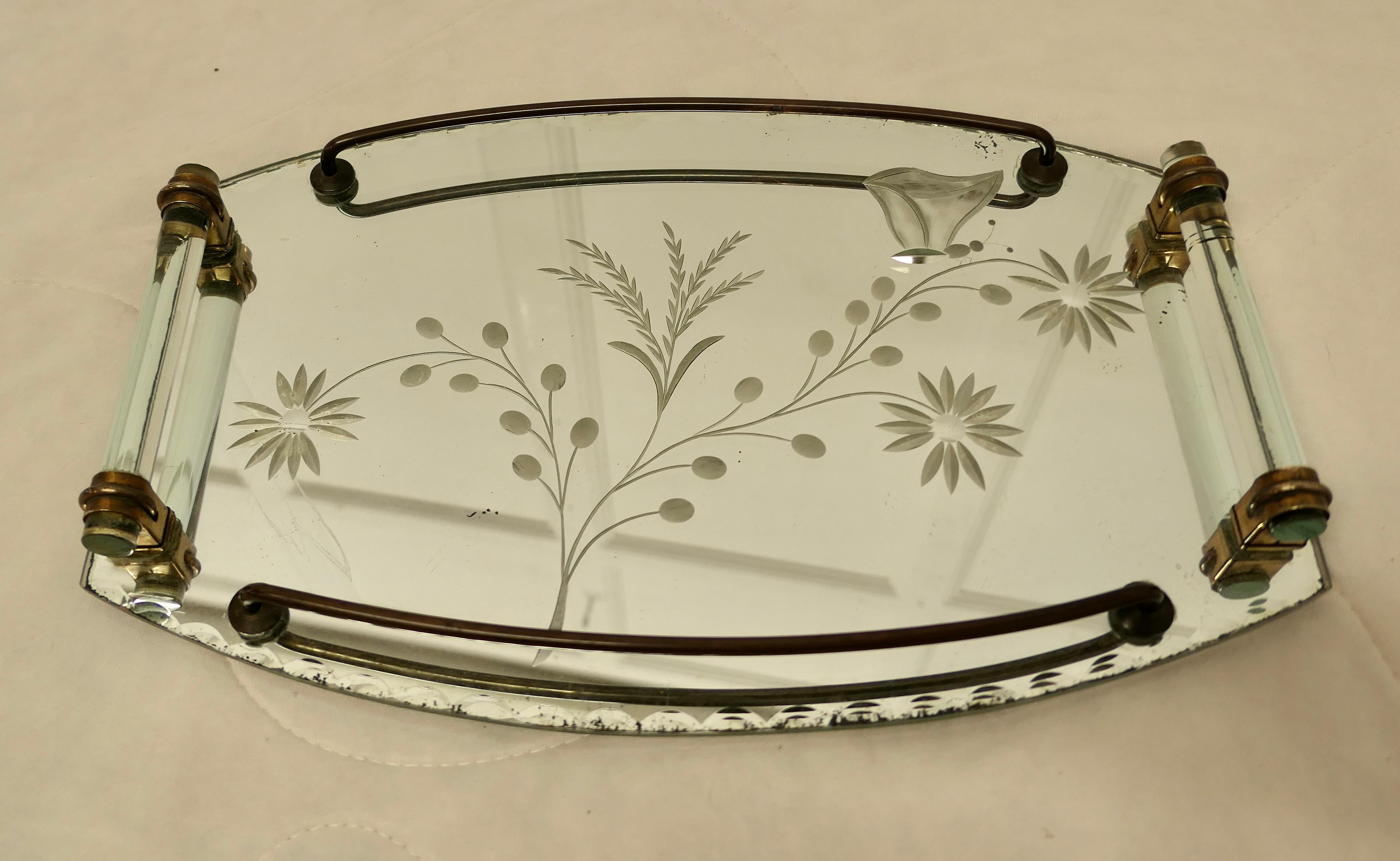 Etched Art Deco Mirror Tray a Lovely Stylish Piece In Good Condition For Sale In Chillerton, Isle of Wight