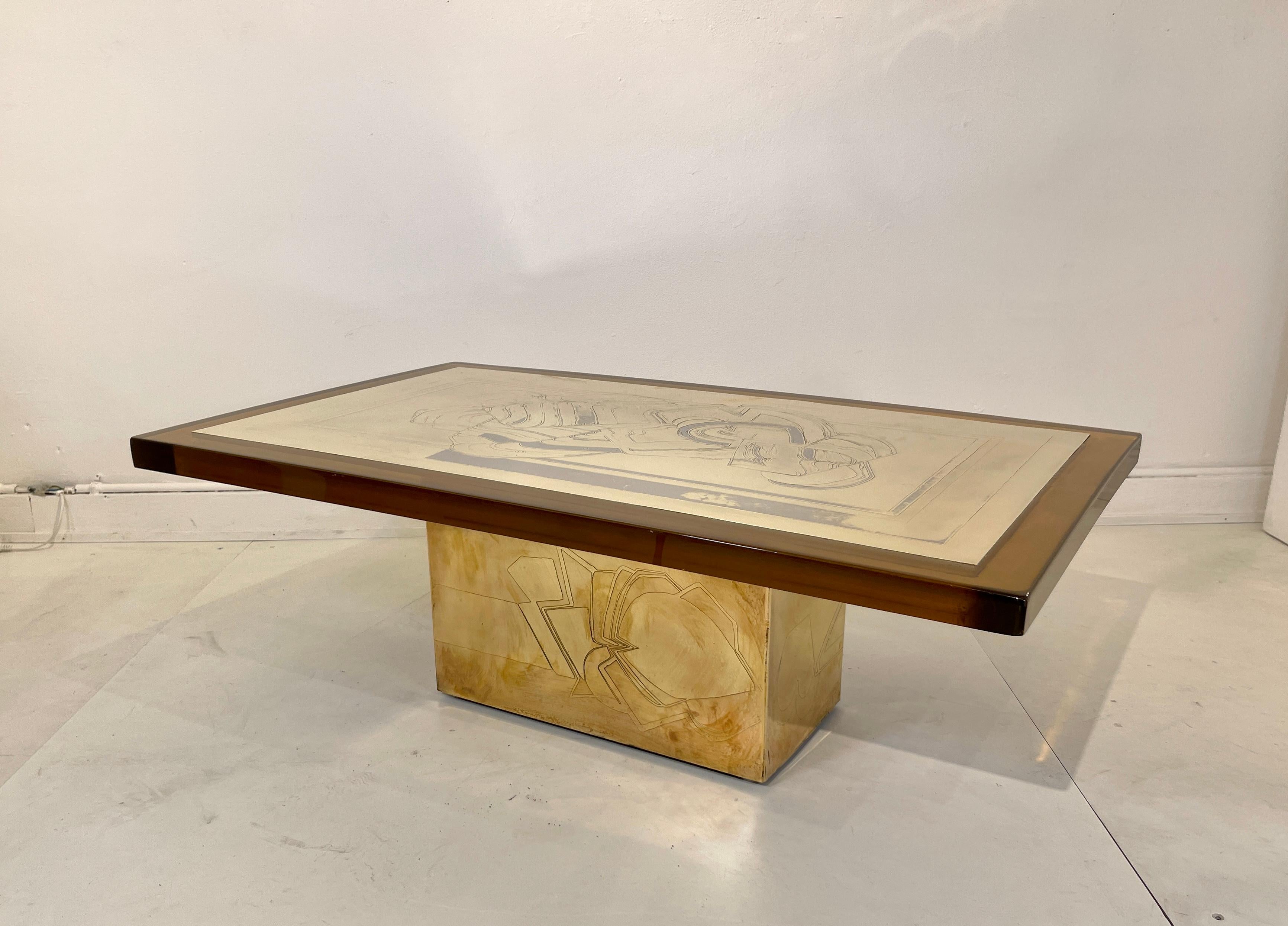 Etched brass and resin Coffee table By Armand Jonckers In Good Condition In Brussels, BE