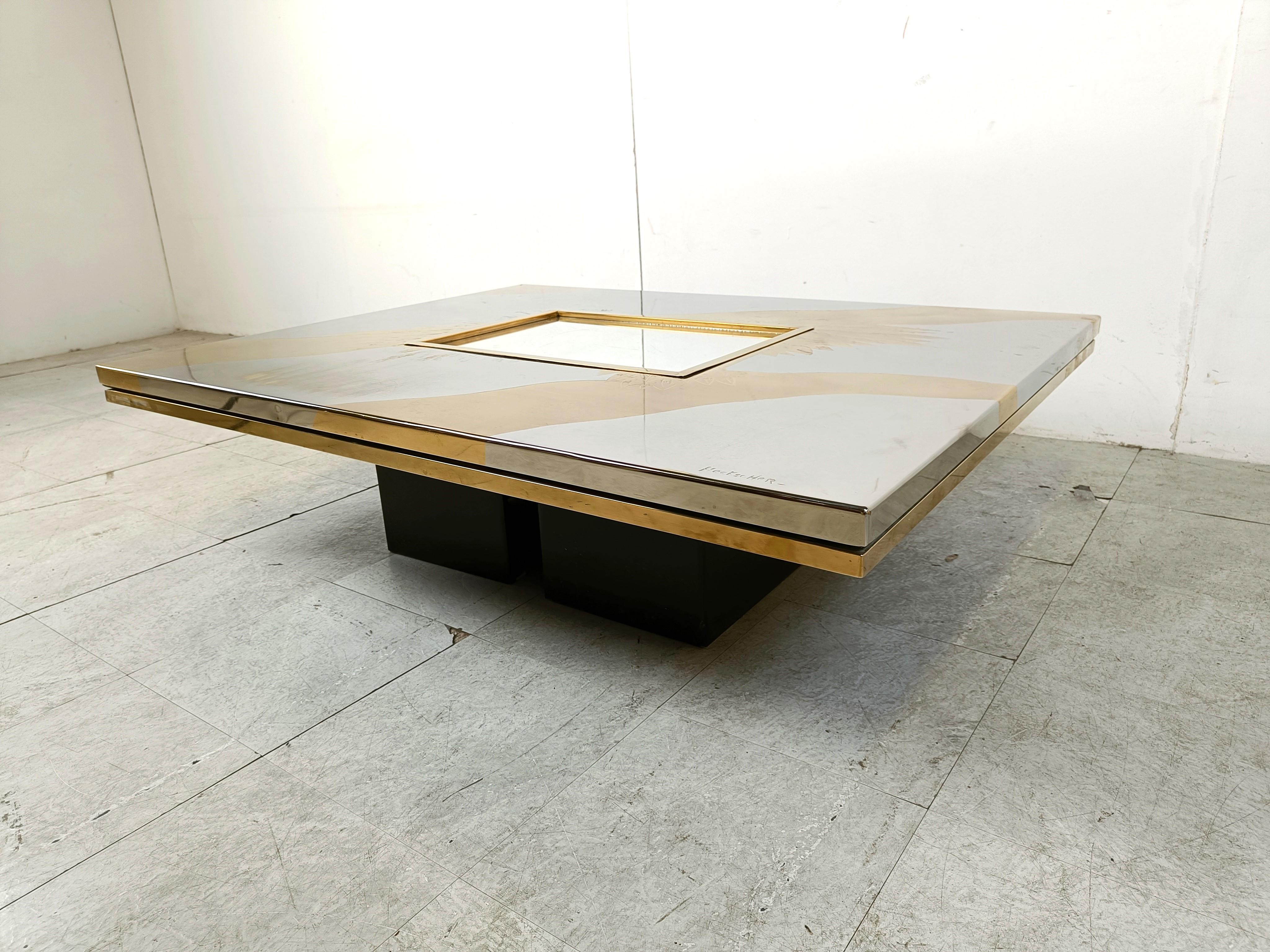 Belge Table basse en laiton gravé Christian Heckscher, 1970 en vente