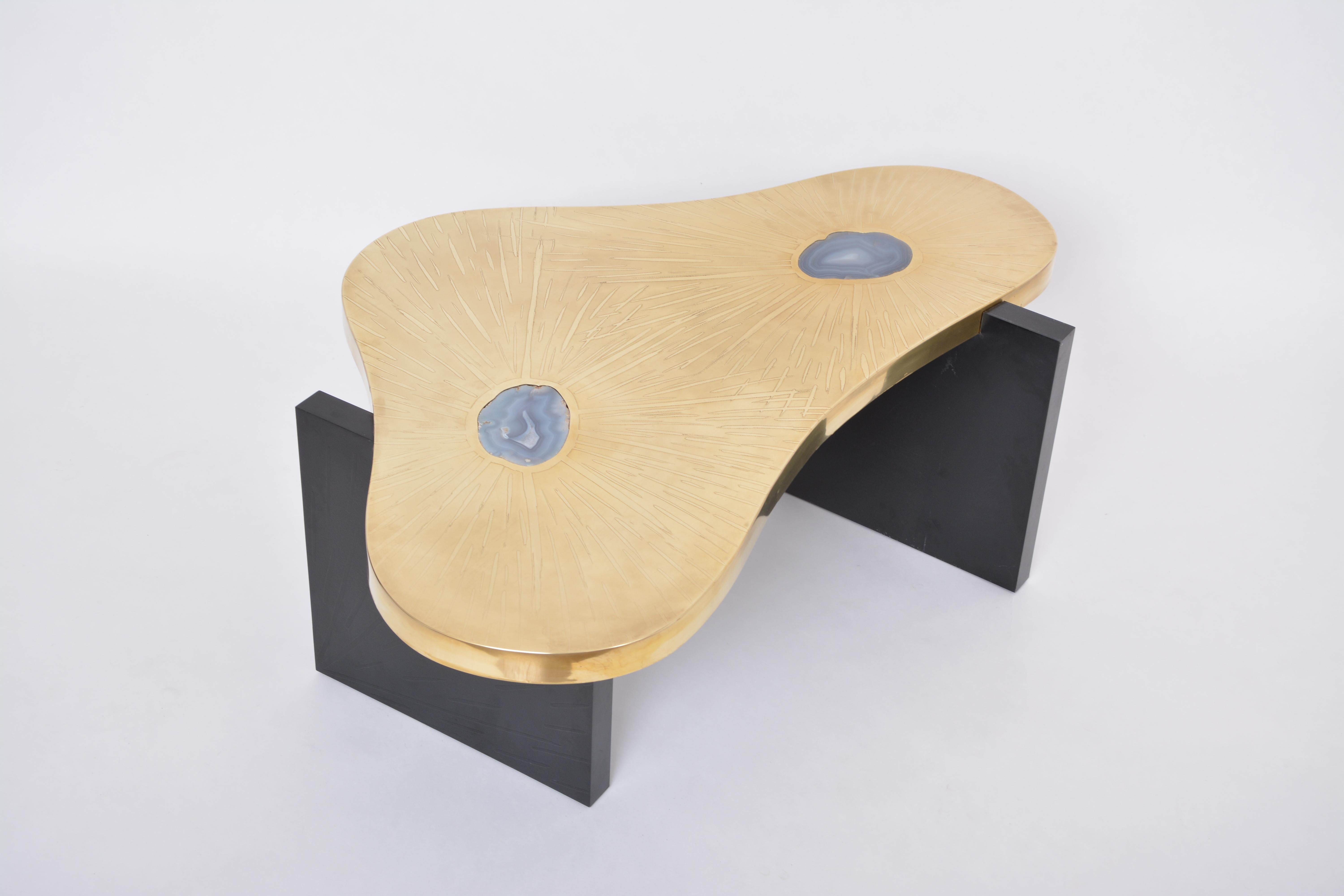 Table basse en laiton buriné avec pierres d'agate dans le style de Lova Creation en vente 2
