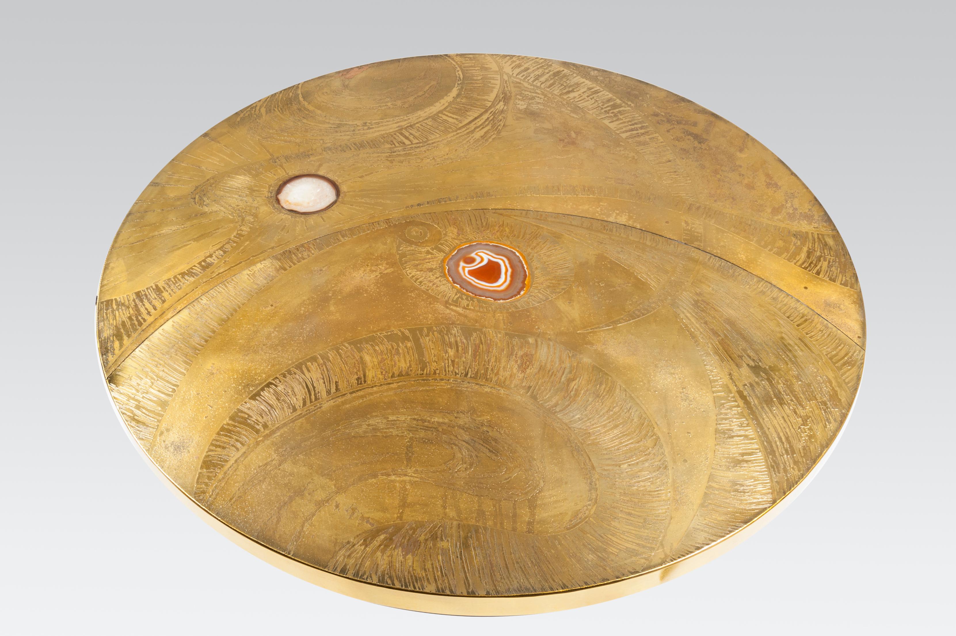 Mid-Century Modern Etched Circular Brass Coffee Table Inlay 2 Agates by VDL, circa 1980