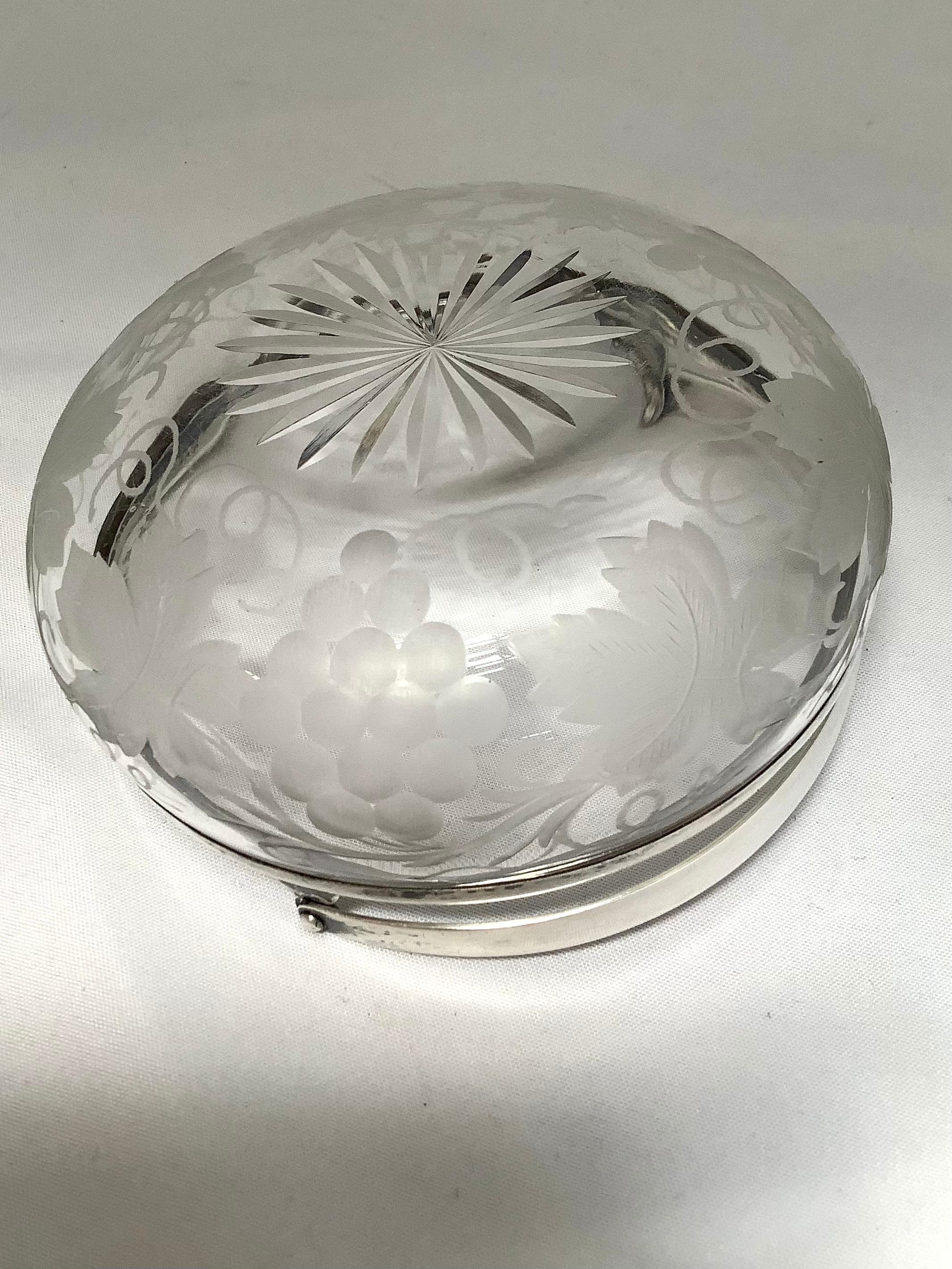 Etched Crystal Candy Dish w/ Sterling Silver Handle In Excellent Condition In Los Angeles, CA