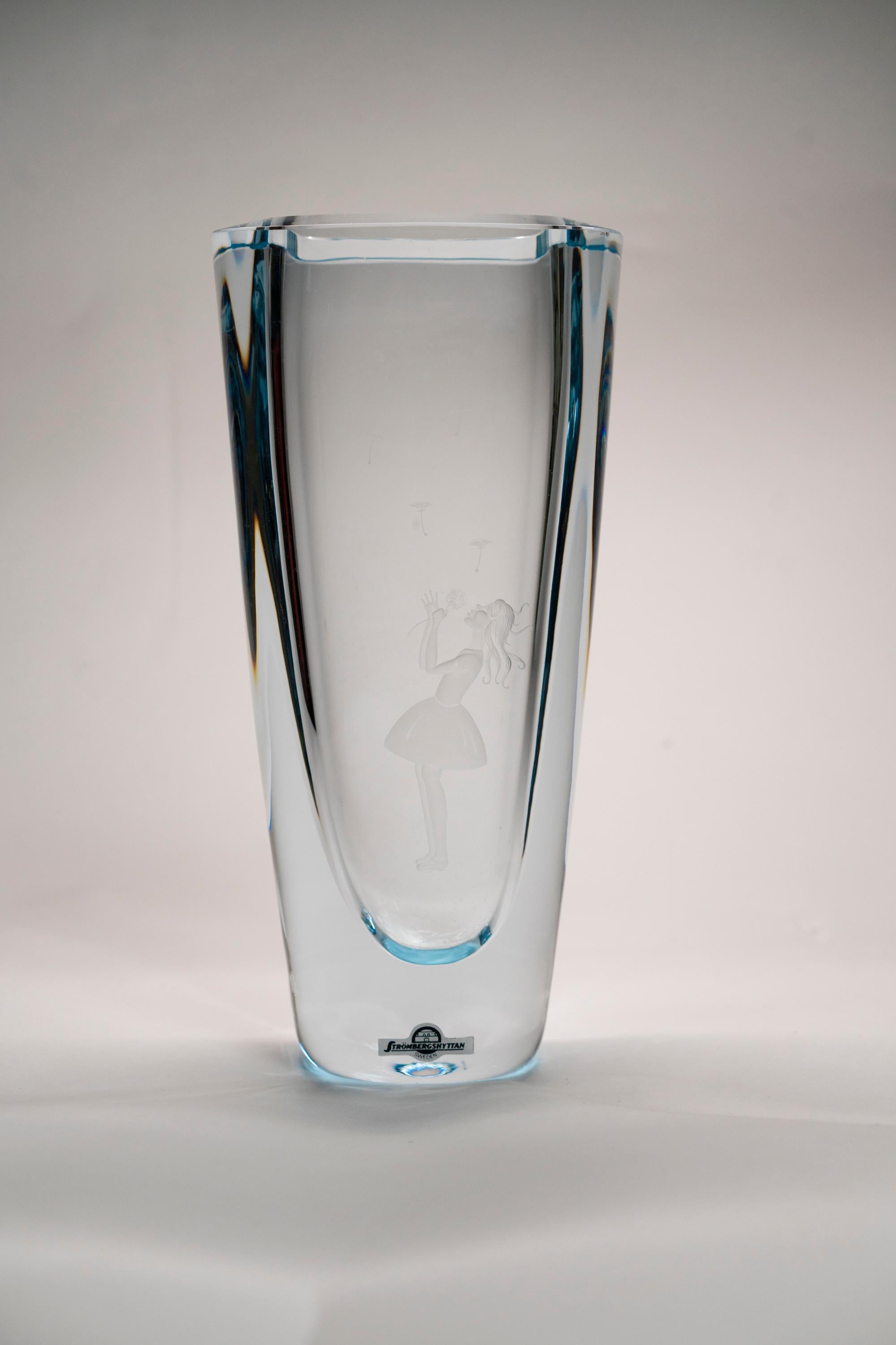 Etched crystal glass vase 