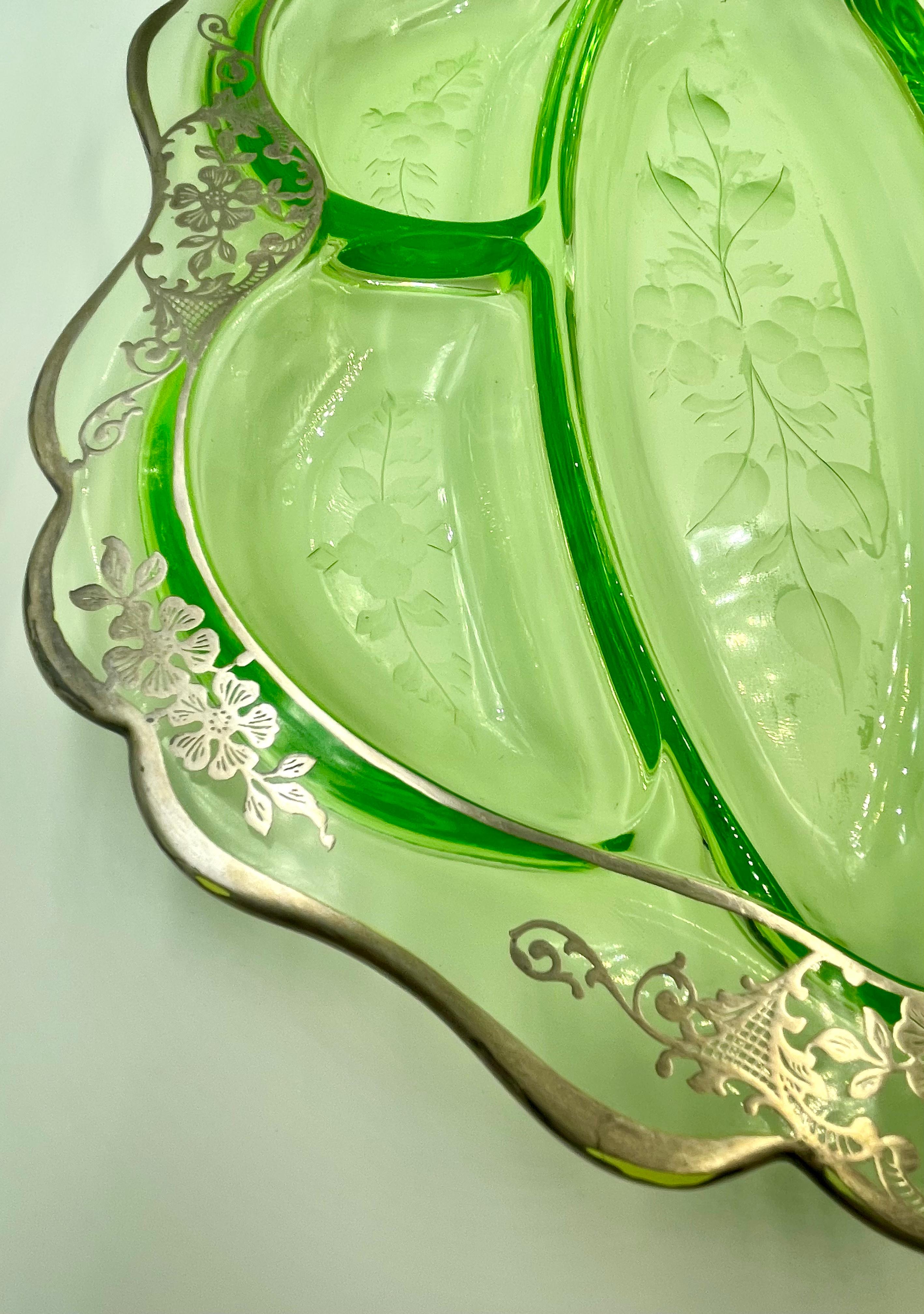 Etched Floral Silver Overly Green Glass Celery Relish Divided Server Dish Tray In Good Condition For Sale In Miami Beach, FL