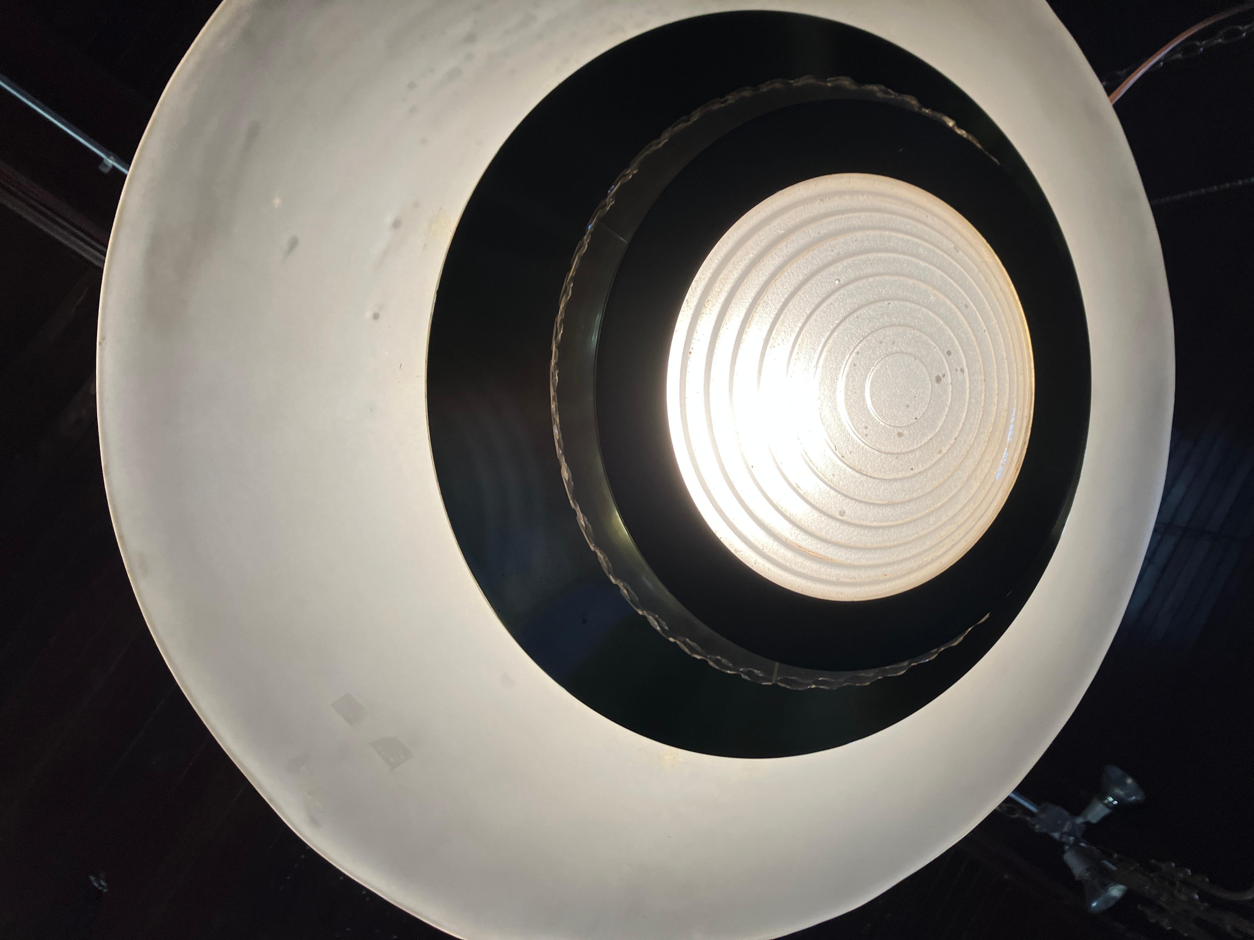 Laiton Lampe à disques en verre gravé, Belgique en vente