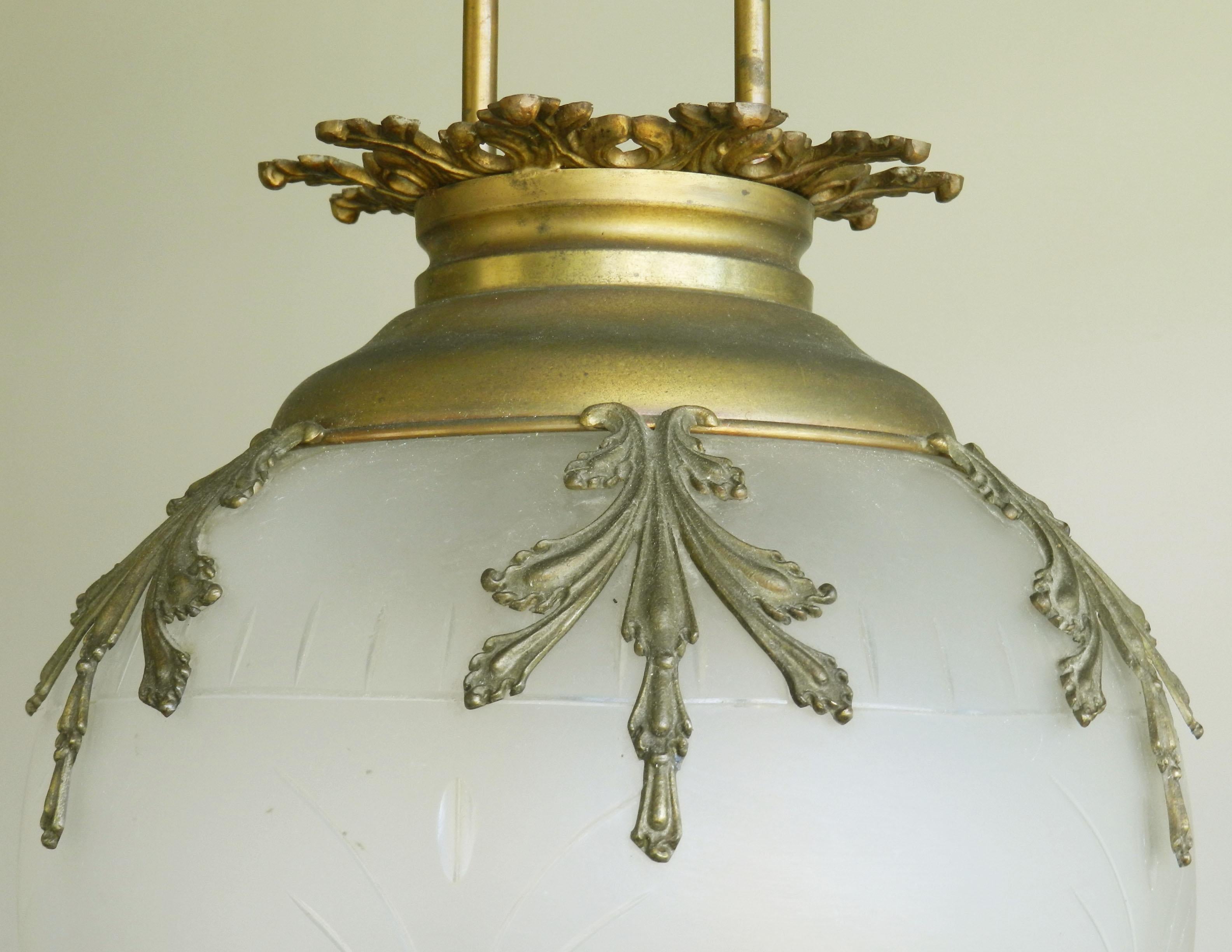 Etched Glass Light Chandlier Large Hollywood Regency Mid Century  In Good Condition For Sale In Mimizan, FR