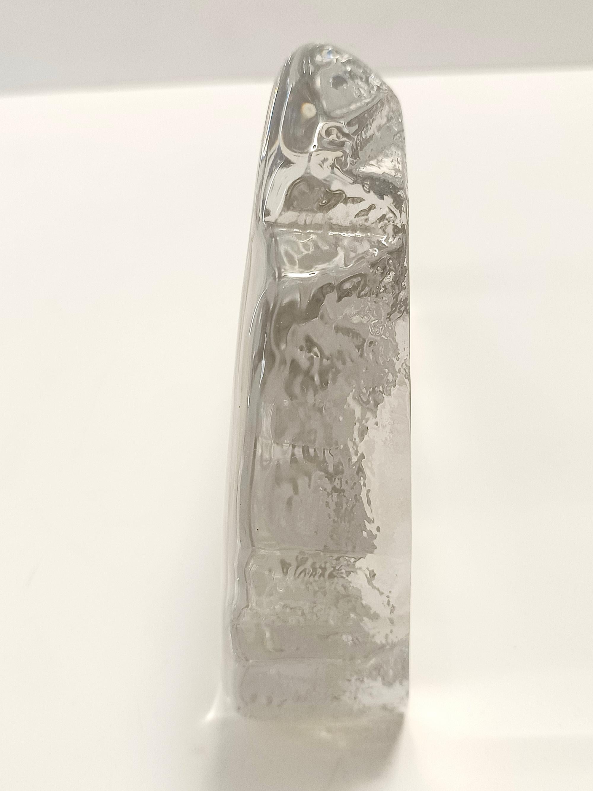 Scultura in vetro acidato con due trichechi di Mats Jonasson per Kosta Boda, Svezia in vendita 1