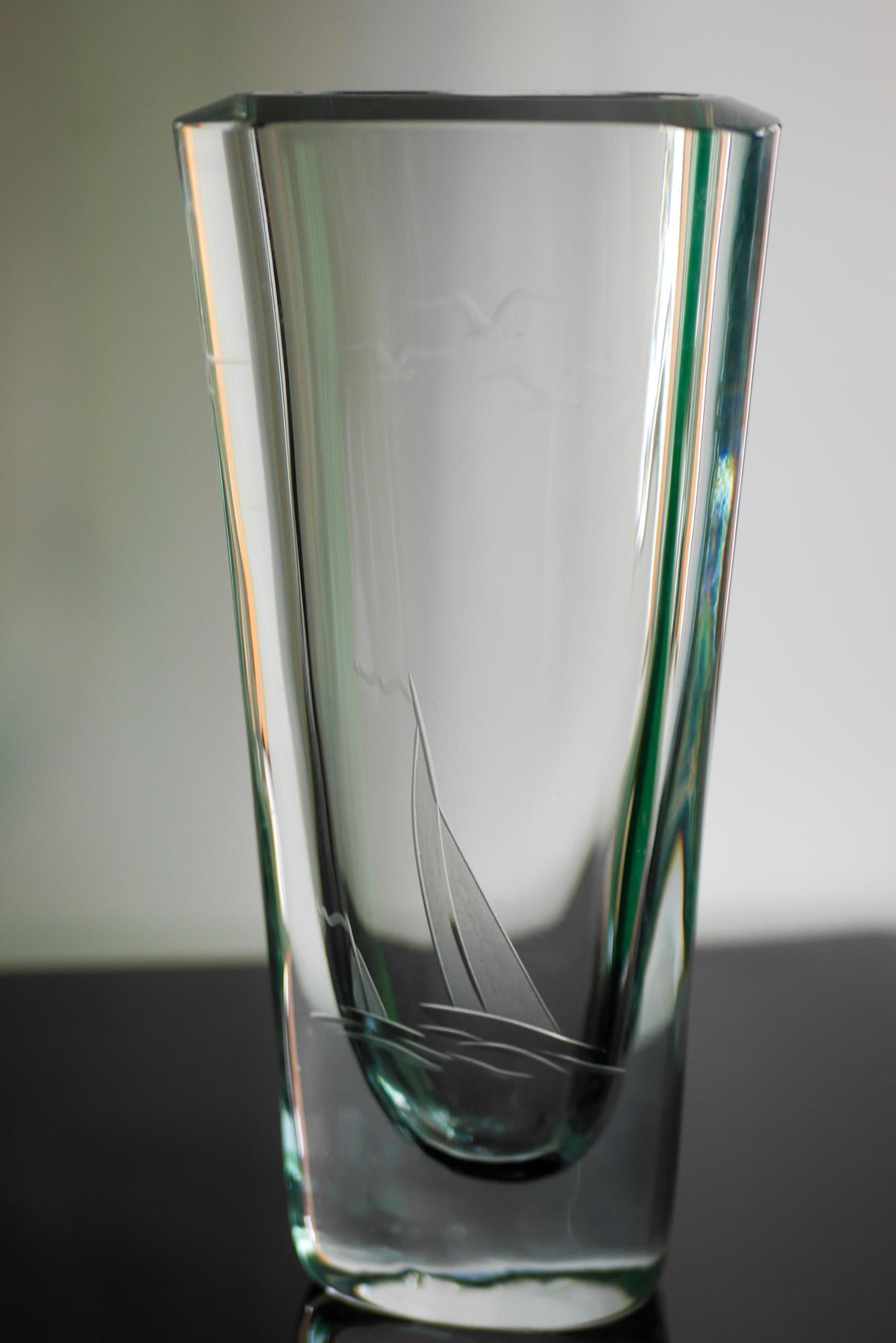 Etched glass vase with Nautical or Sailing theme from Strömbergshyttan, Sweden For Sale 3