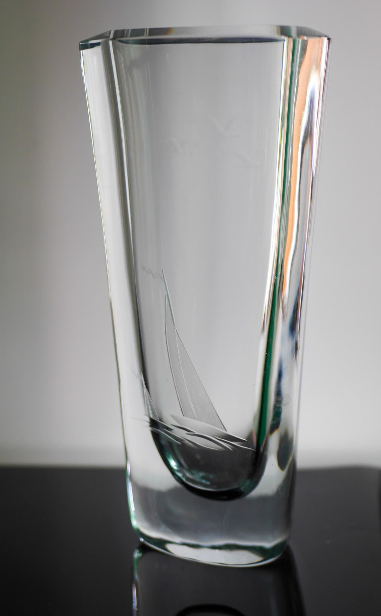 Etched glass vase with Nautical or Sailing theme from Strömbergshyttan, Sweden For Sale 1