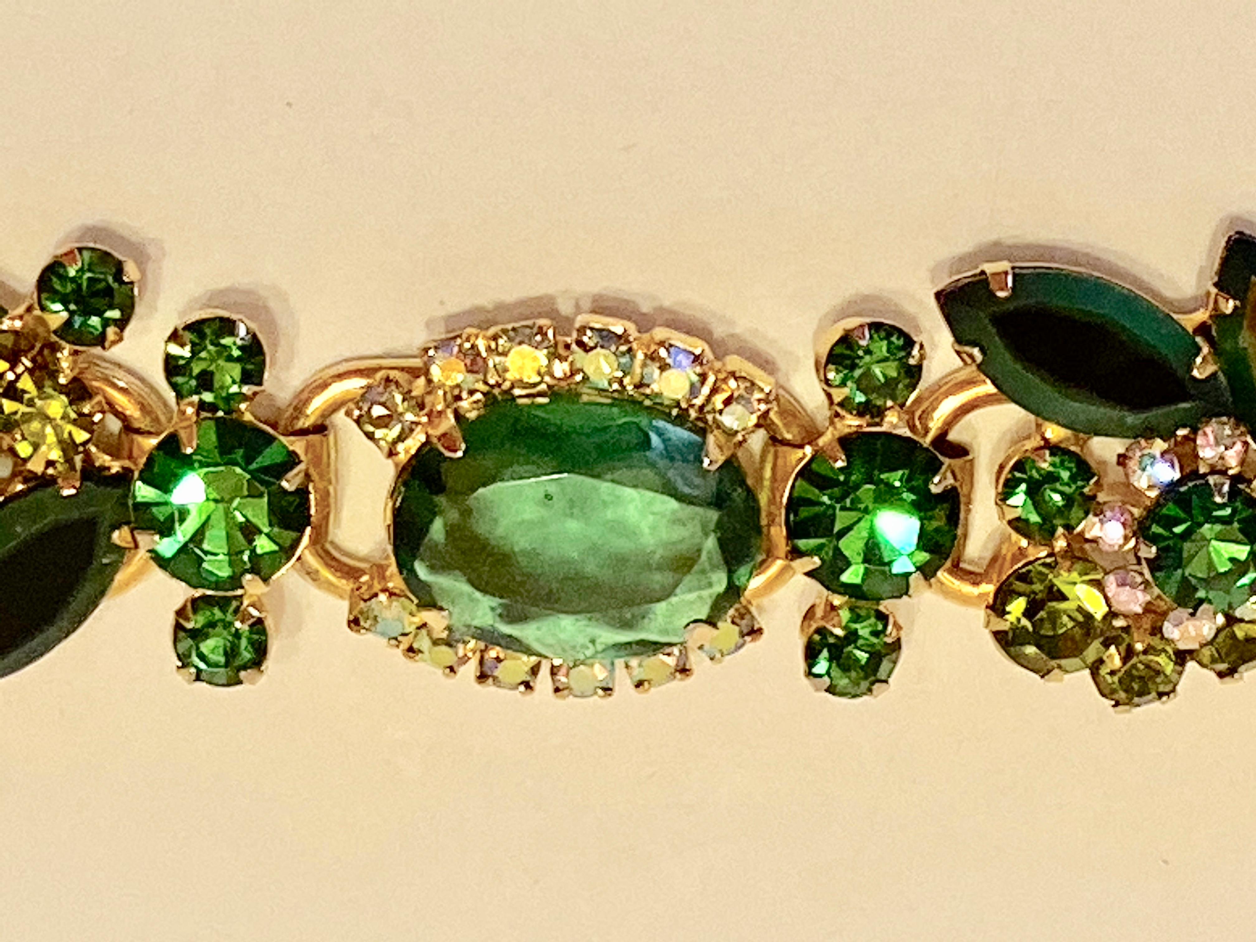 Geätztes Gold Vermeil-Armband mit mehrfarbigen Smaragd-Grün-Intarsien-Akzenten in verschiedenen Größen im Angebot 2
