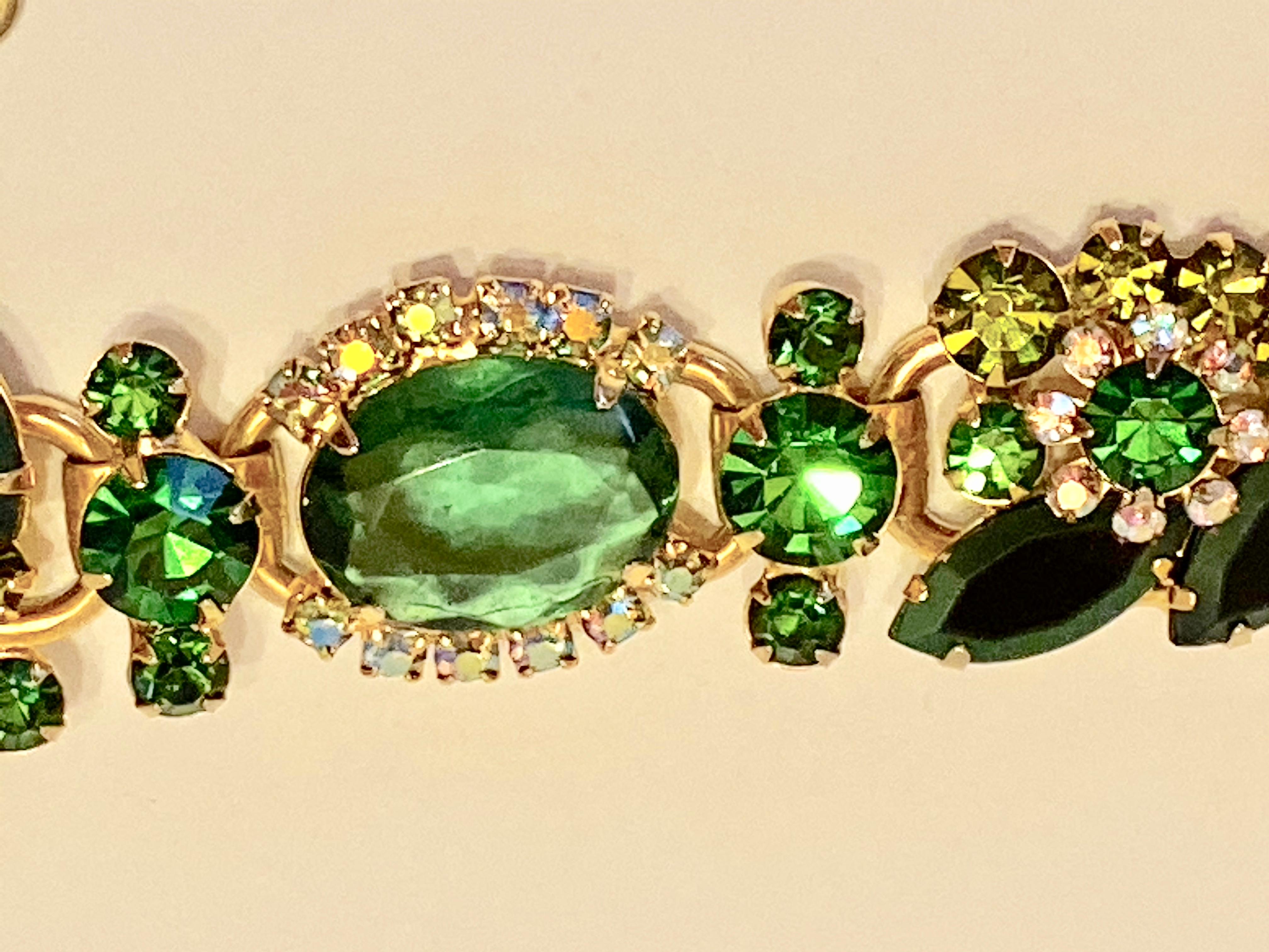 Geätztes Gold Vermeil-Armband mit mehrfarbigen Smaragd-Grün-Intarsien-Akzenten in verschiedenen Größen im Angebot 4