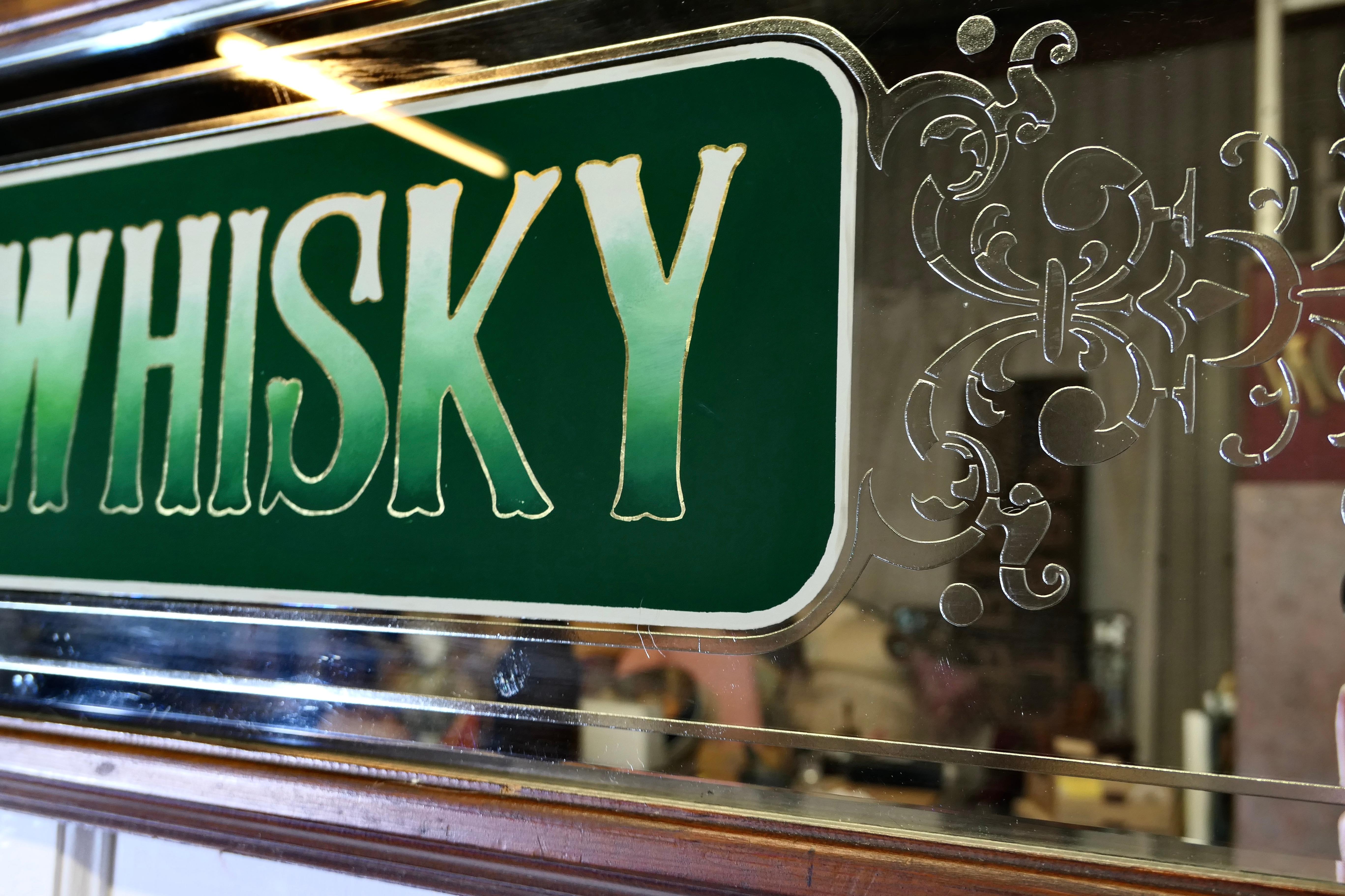 Miroir de pub gravé Enseigne publicitaire pour whisky fin en vente 2