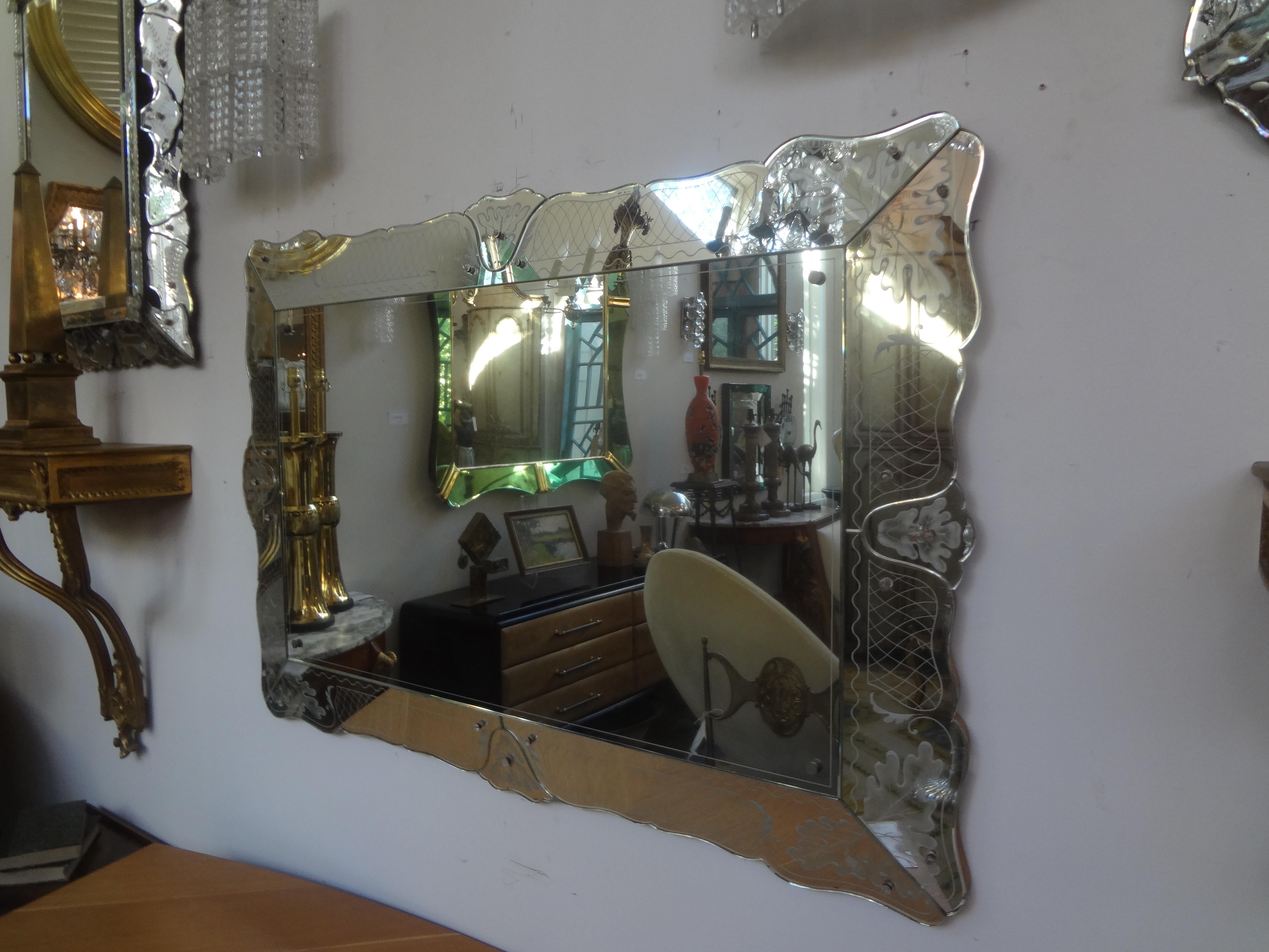 Miroir vénitien festonné gravé par Pietro Chiesa en vente 3