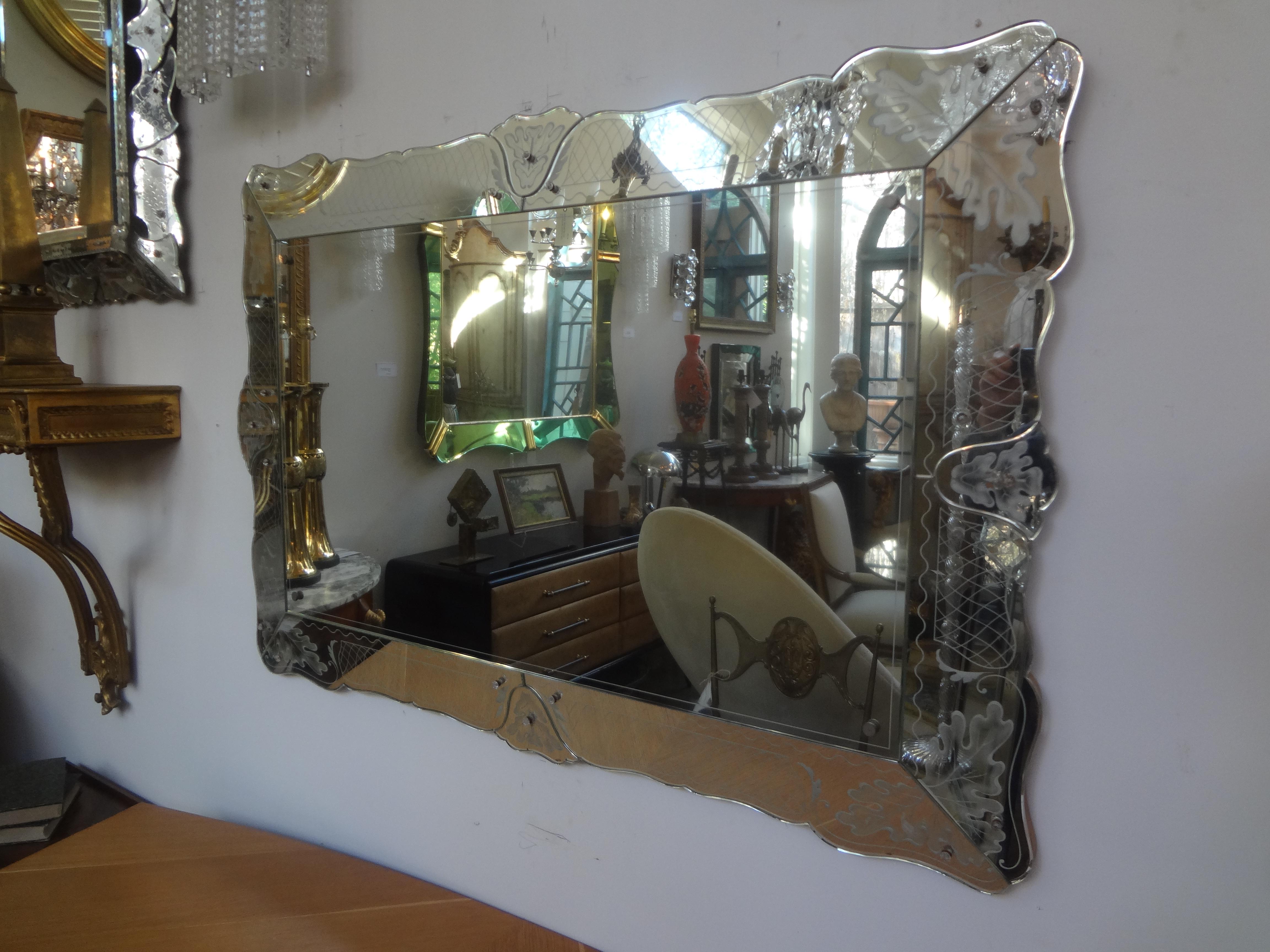 Geätzter venezianischer Spiegel mit Wellenschliff von Pietro Chiesa im Angebot 1