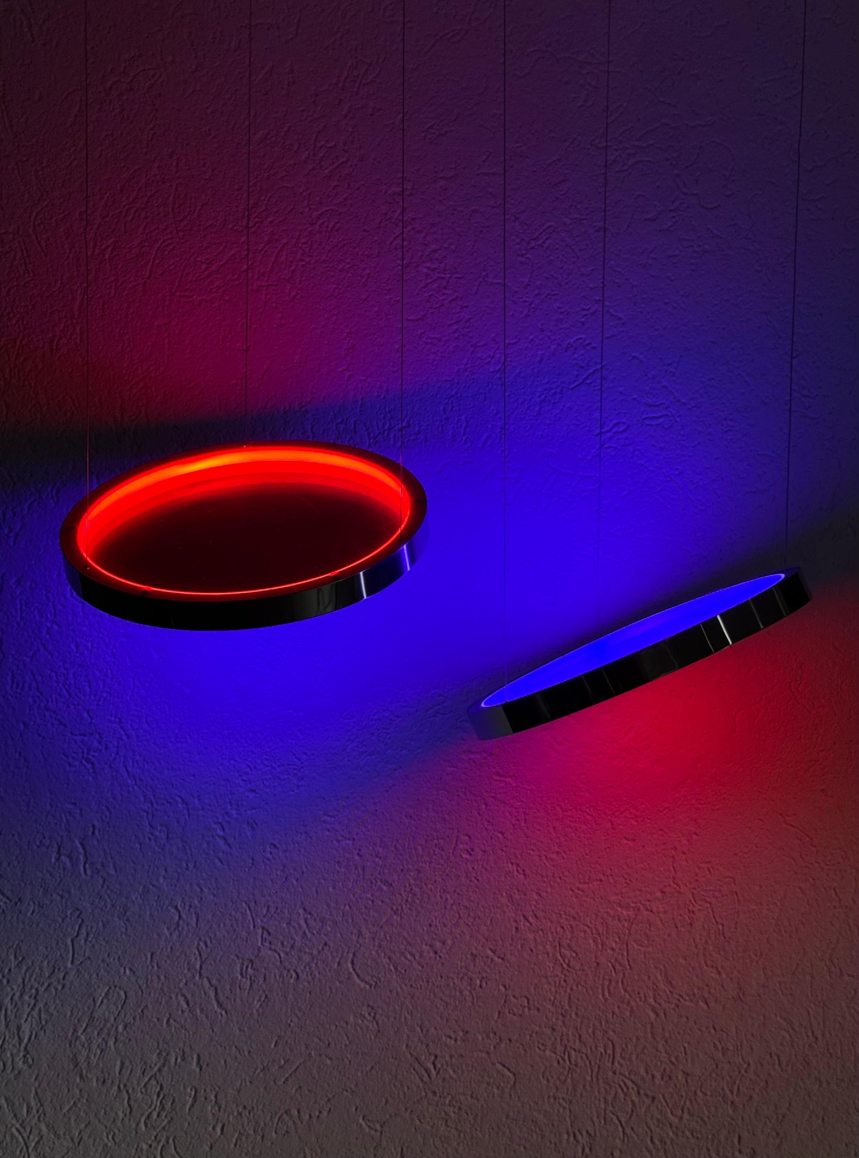 Éter Mini Escultura Luminosa de Paul Sende, Discos Acrílicos Iluminados por LEDs en Nuevo estado para la venta en New York, NY