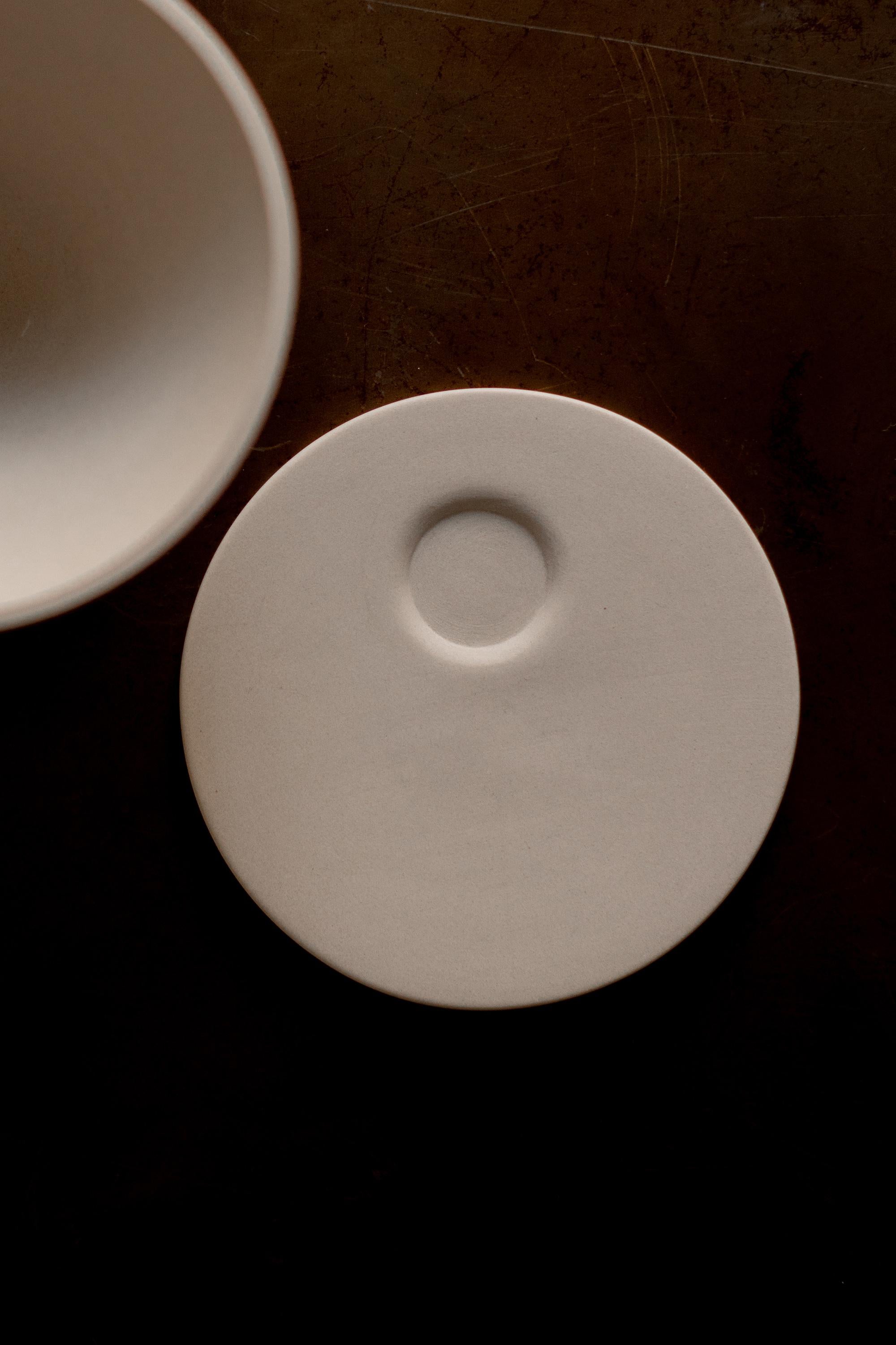 EUCLID SERVE-WARE COLLECTION   is a collectible piece from our serveware series, embodying the same devotion to craftsmanship, material honesty, and intentional design that defines the ÉTER ethos. Formed entirely by hand from the purest Peruvian