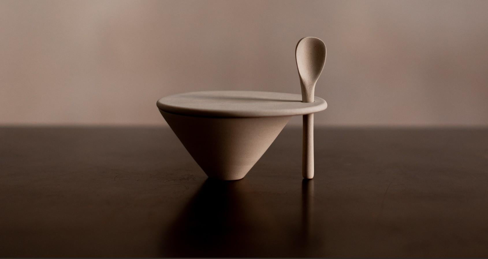 EUCLID SERVE-WARE  COLLECTION   is a collectible piece from our serveware series, embodying the same devotion to craftsmanship, material honesty, and intentional design that defines the ÉTER ethos. Formed entirely by hand from the purest Peruvian