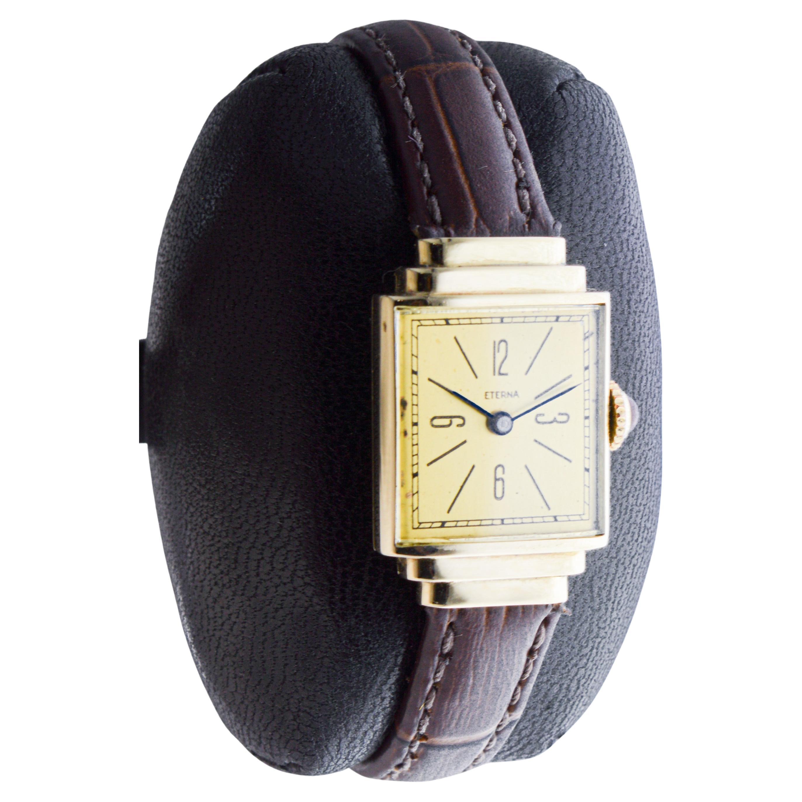 FACTORY / HOUSE: Eterna Watch Company
STYLE / REFERENCE: Art Deco / Tank Style
METAL / MATERIAL: 14Kt Solid Gold
CIRCA / YEAR: 1940's
DIMENSIONS / SIZE: Length 26mm X Width 16mm
MOVEMENT / CALIBER: Manual Winding / 17 Jewels 
DIAL / HANDS: Original